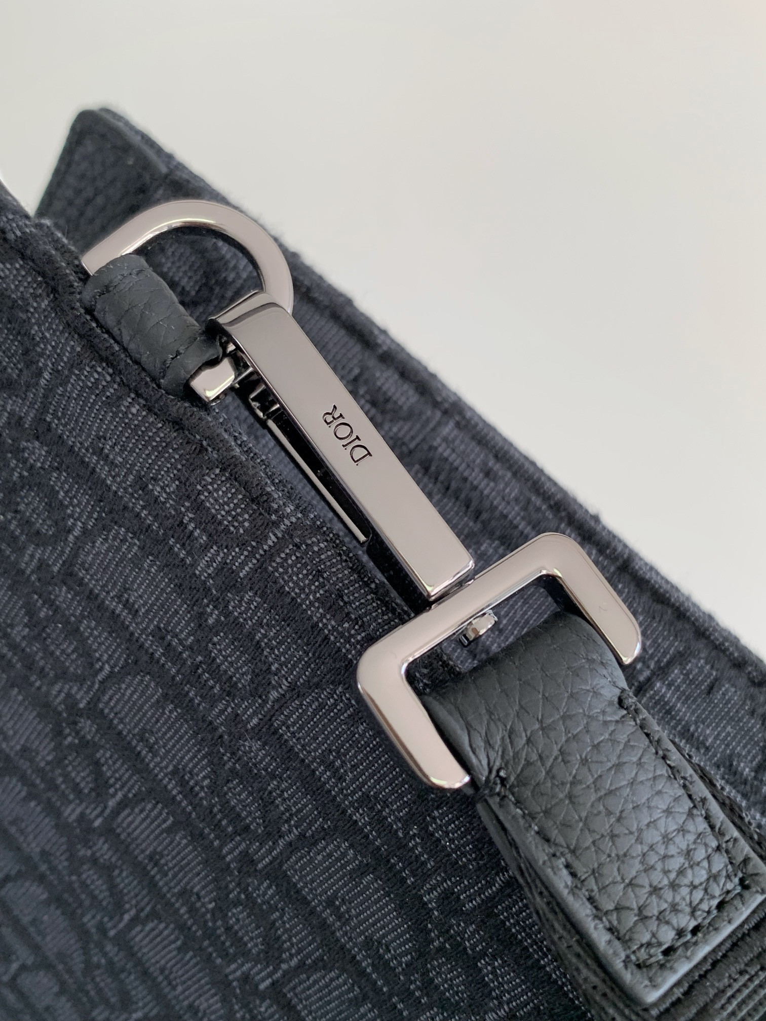 D*0r A5 Triangle Pouch 27 x 19.5 x 6 cm