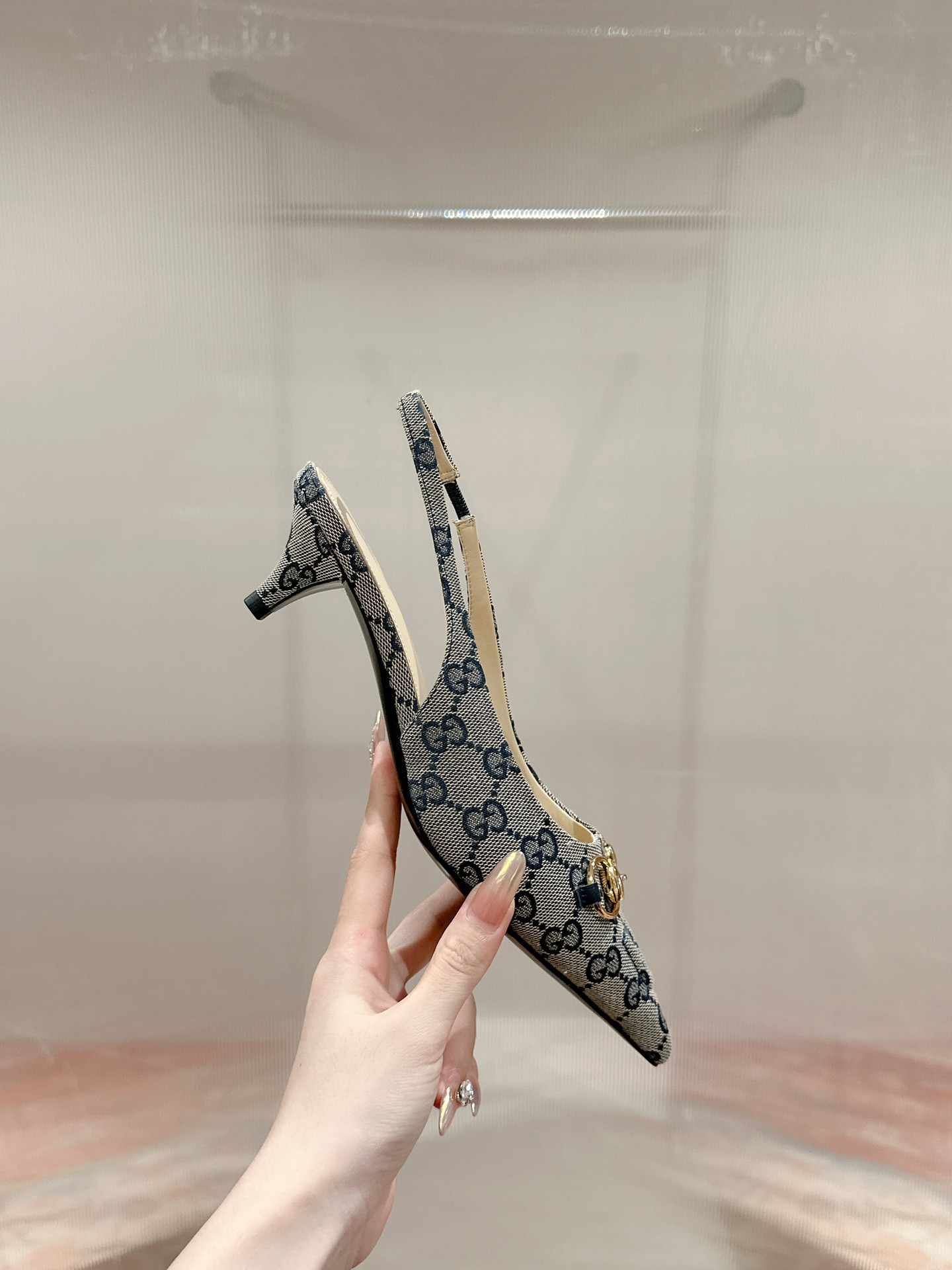 UA G*u*i HORSEBIT SLINGBACK PUMP LOW HEEL