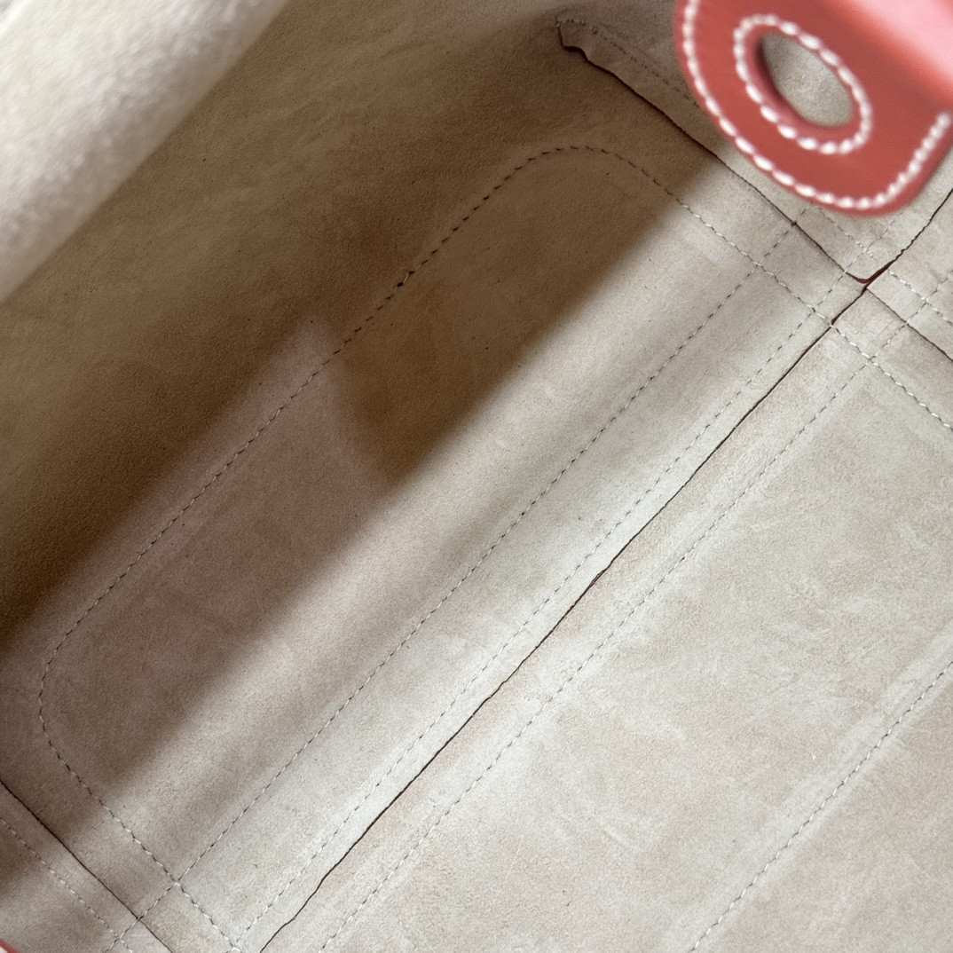 L**o p*ana Large Bale Bag Smooth Calfskin 24 x 20 x 27 cm