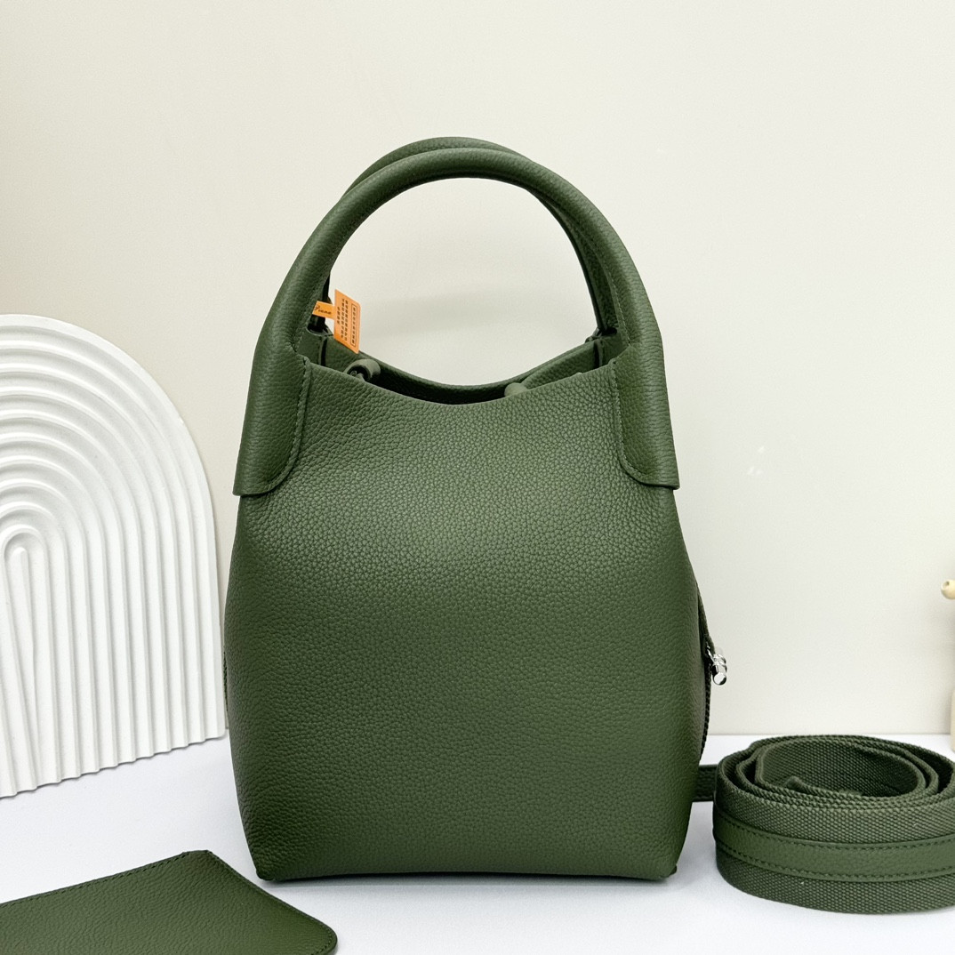 L**o p*ana Small Bale Bag Grained Calfskin 17 x 17 x 21 cm