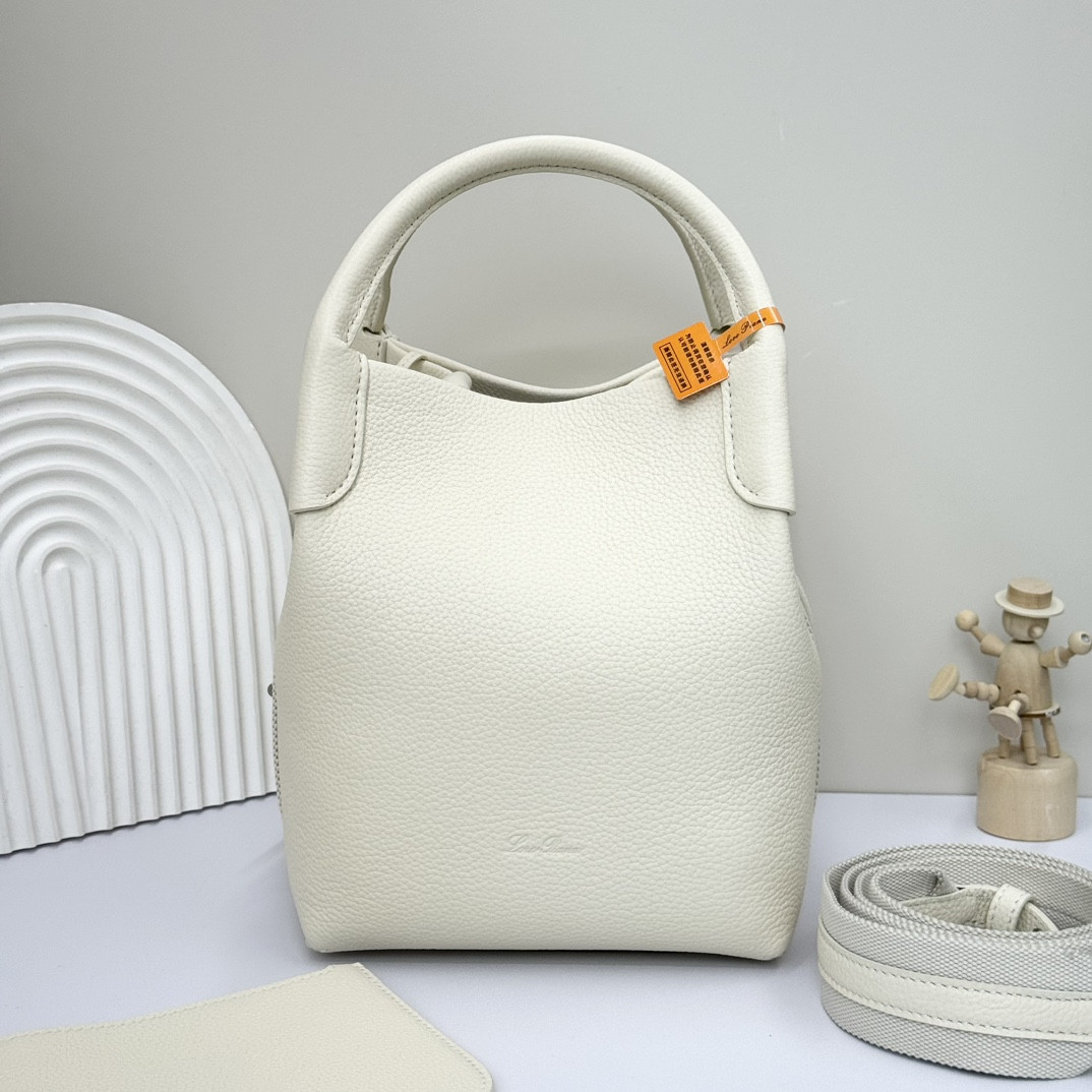 L**o p*ana Small Bale Bag Grained Calfskin 17 x 17 x 21 cm