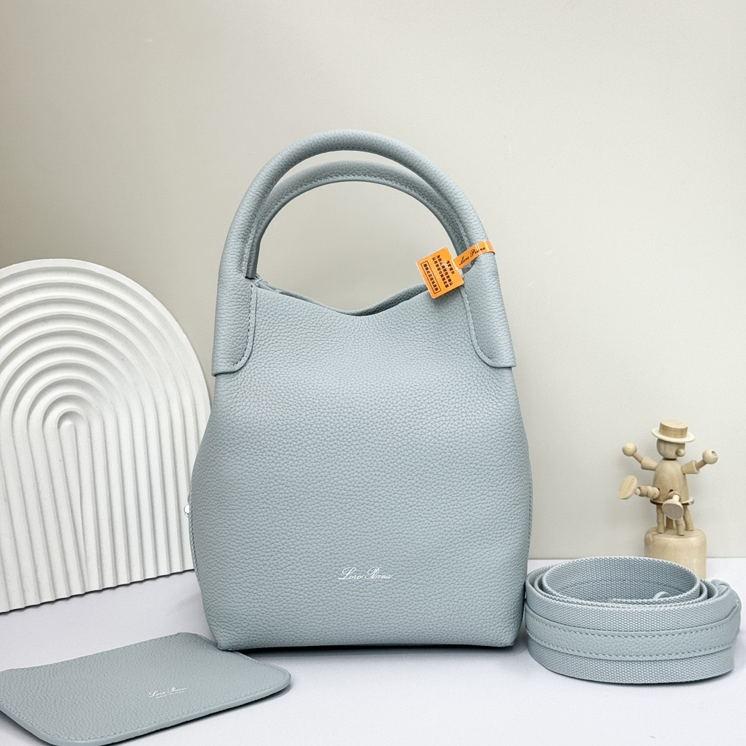 L**o p*ana Small Bale Bag Grained Calfskin 17 x 17 x 21 cm