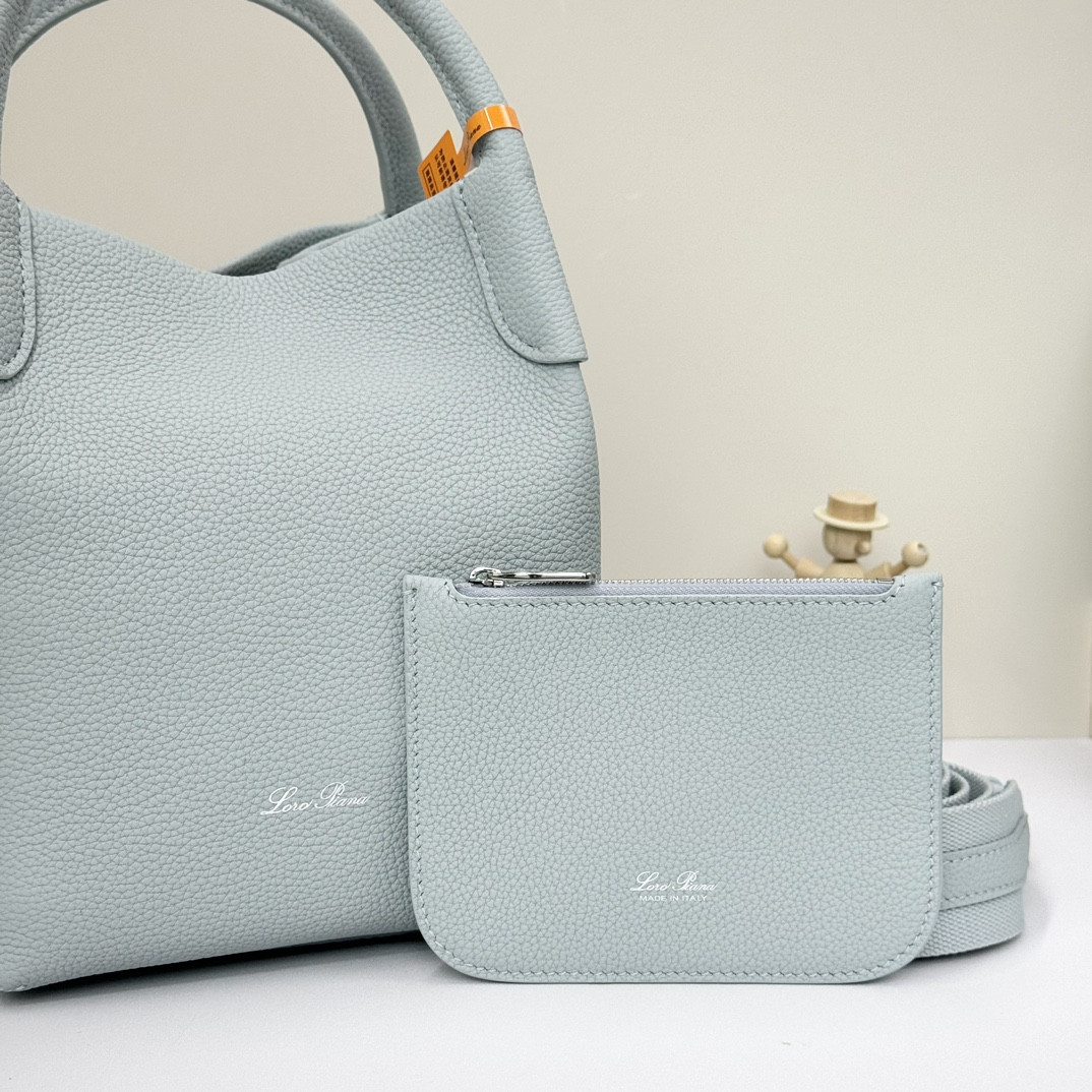 L**o p*ana Small Bale Bag Grained Calfskin 17 x 17 x 21 cm