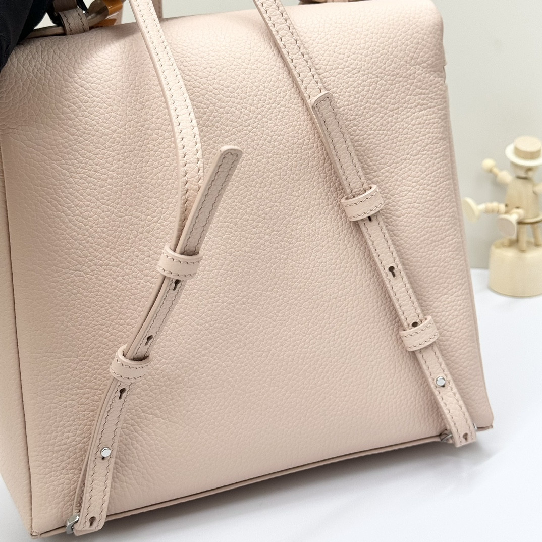 L**o p*ana Extra Pocket backpack L23.5 Grained Calfskin 23 x 21 x 8 cm