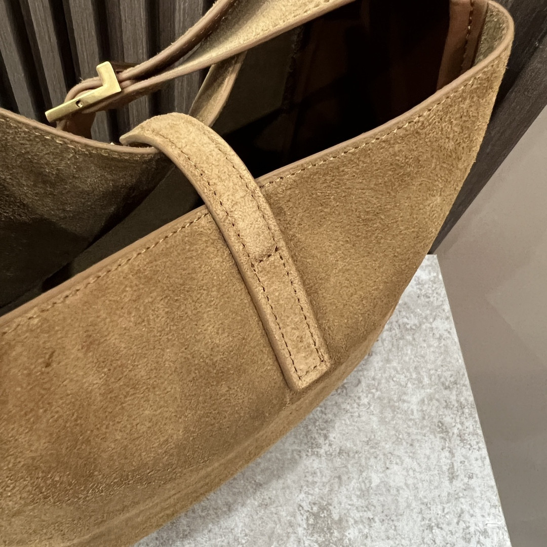 Y*L LE 5 À 7 23x22x8cm