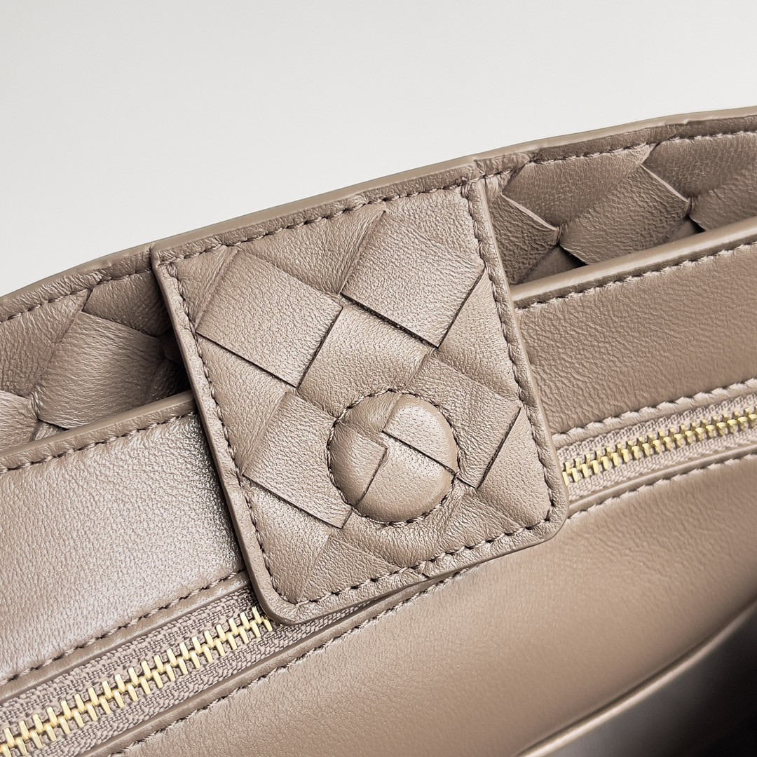 Bo*te*ga Ve*ne*ta Medium Andiamo 32x25x11CM