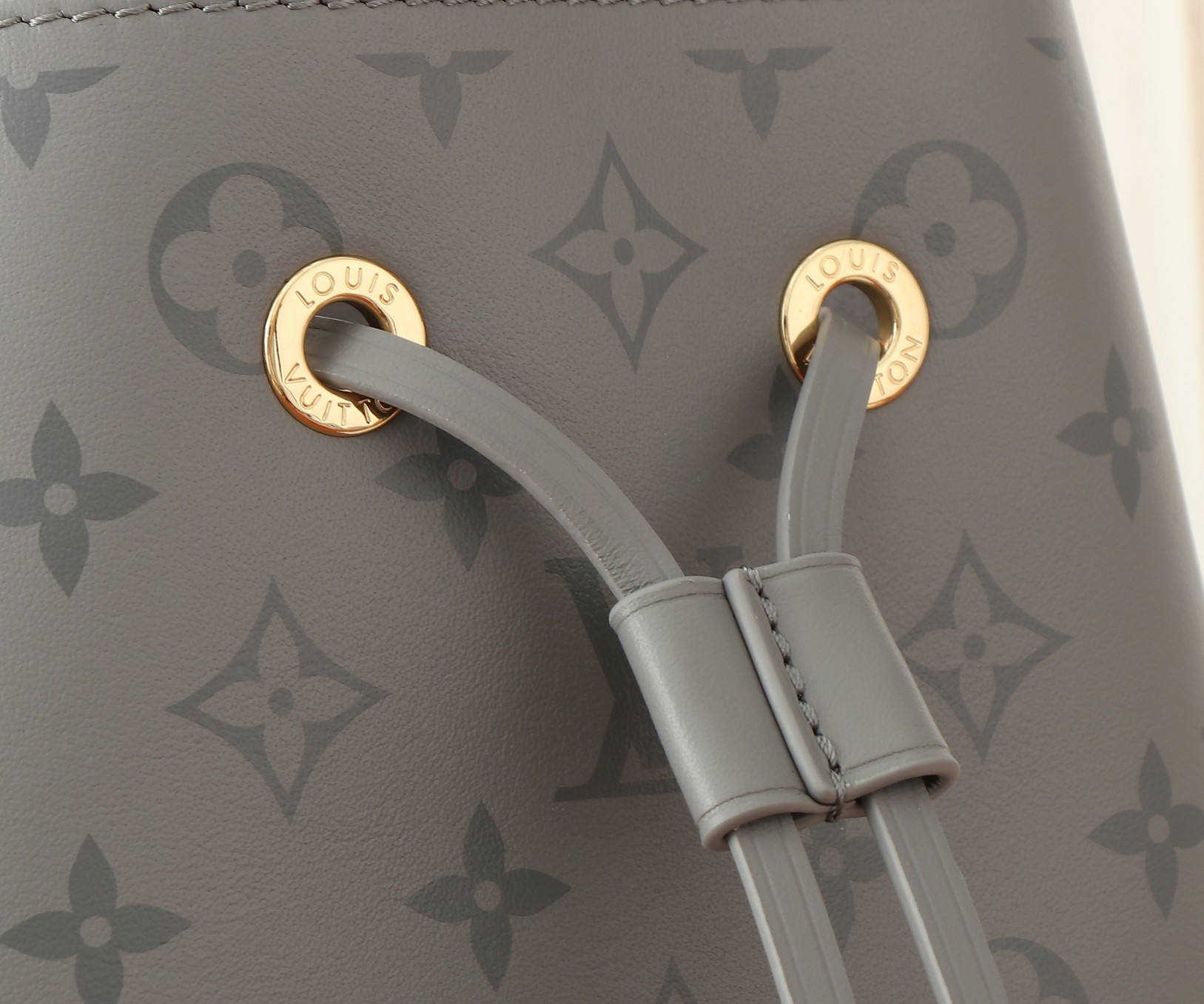 LV Néonoé BB  Monogram Ink M12749 20x20x13CM