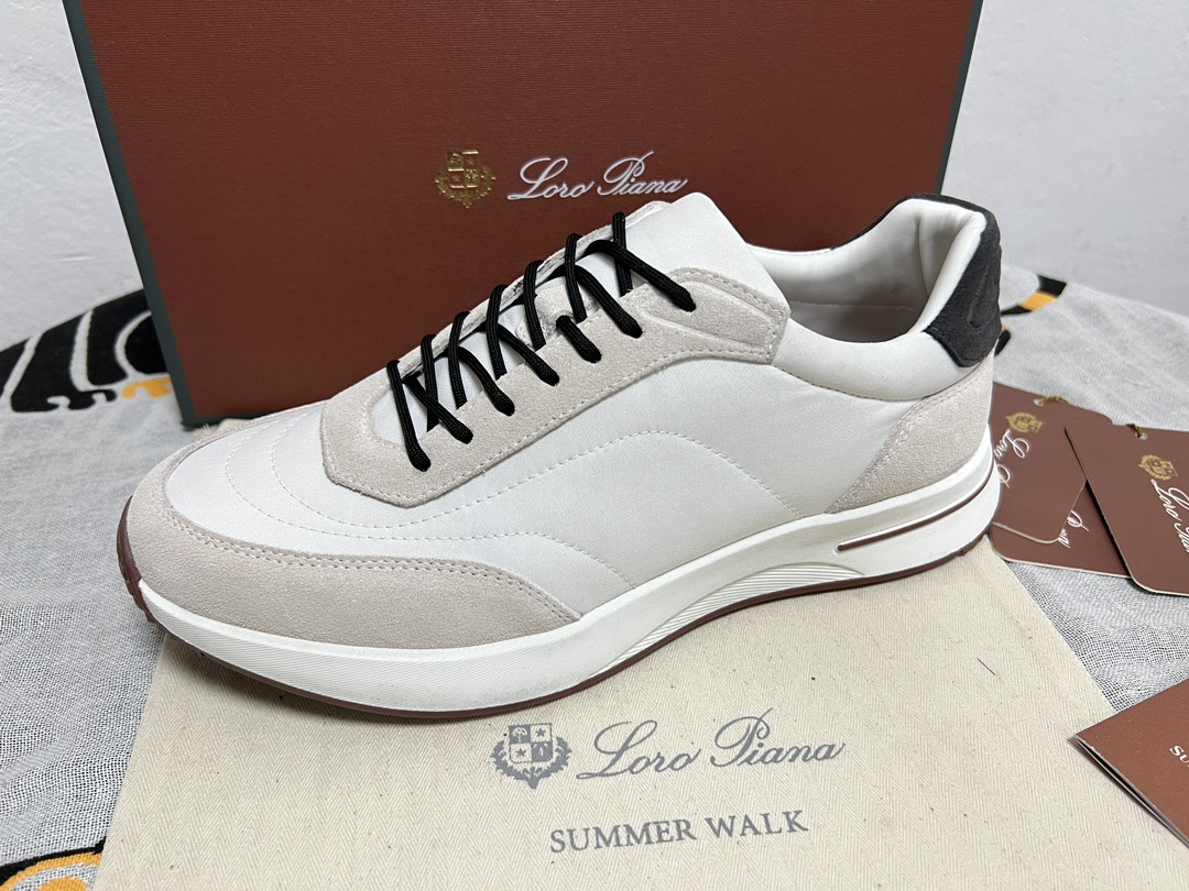 UA L**o p*ana Week End Walk Sneakers