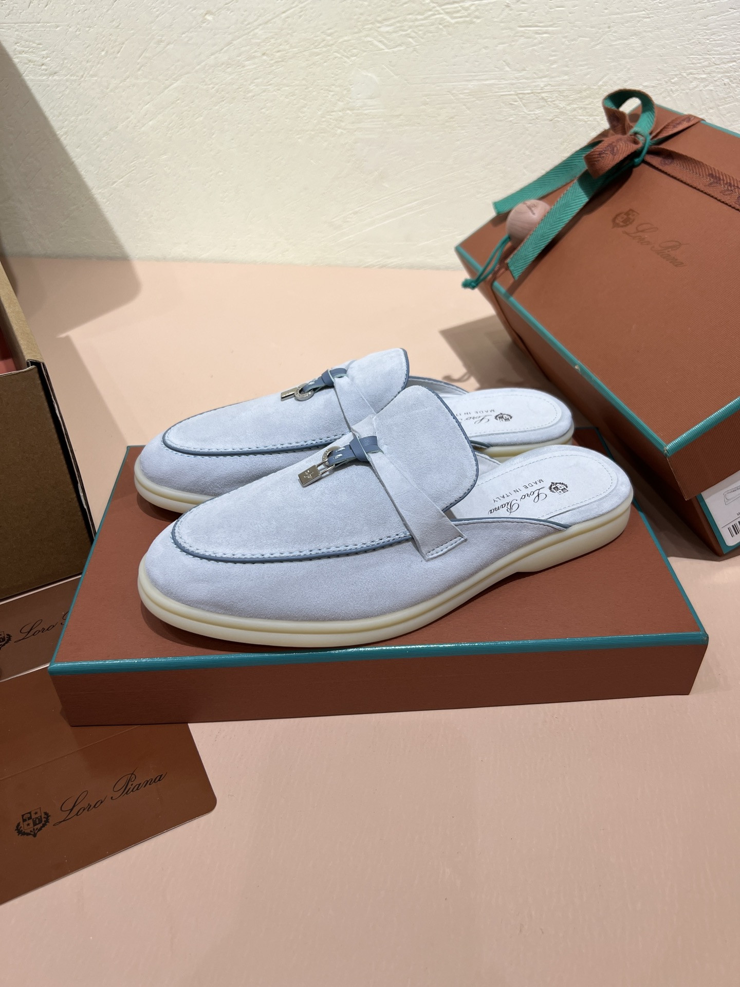 UA L**o p*ana Babouche Charms Walk Loafers