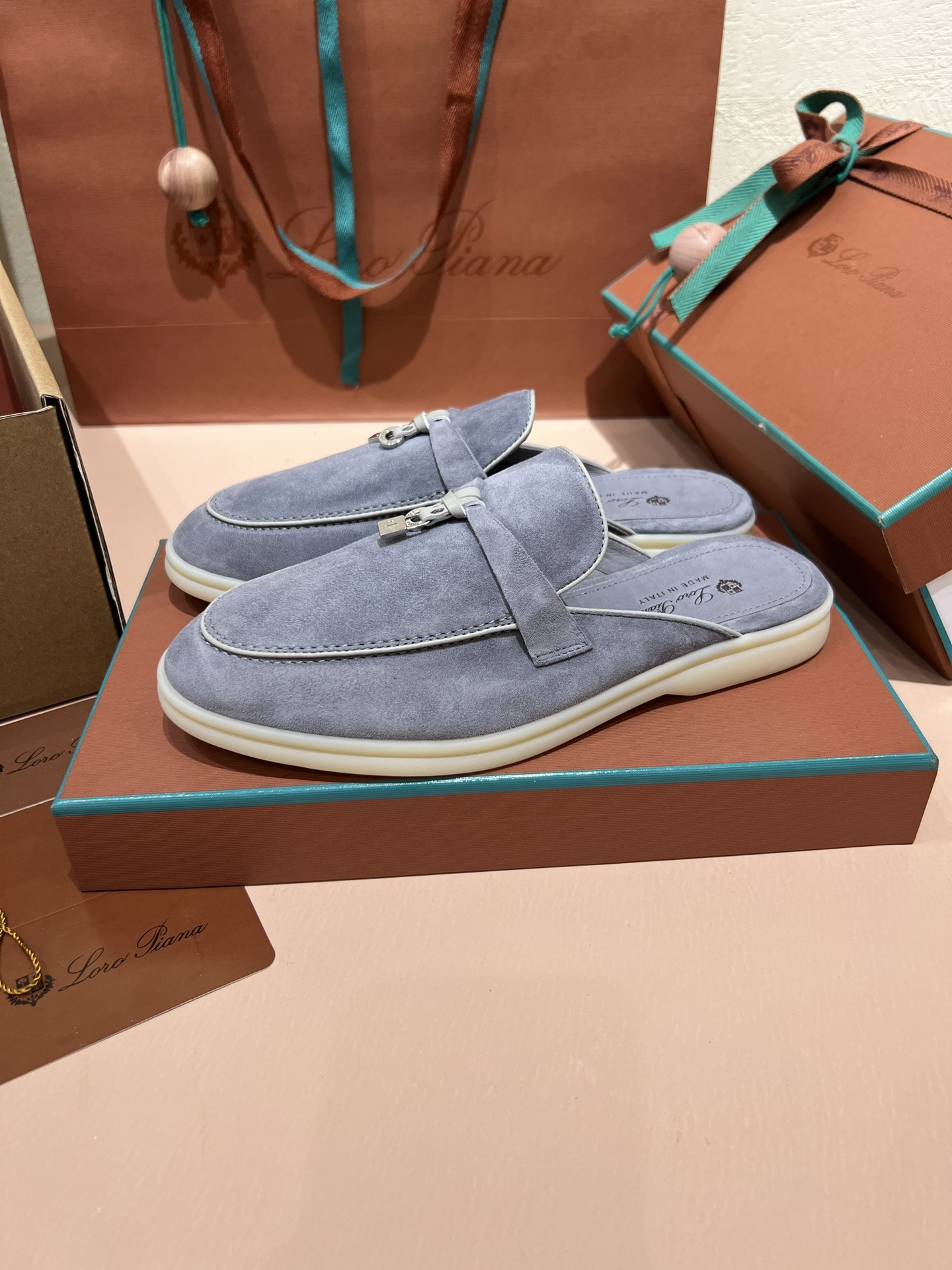 UA L**o p*ana Babouche Charms Walk Loafers