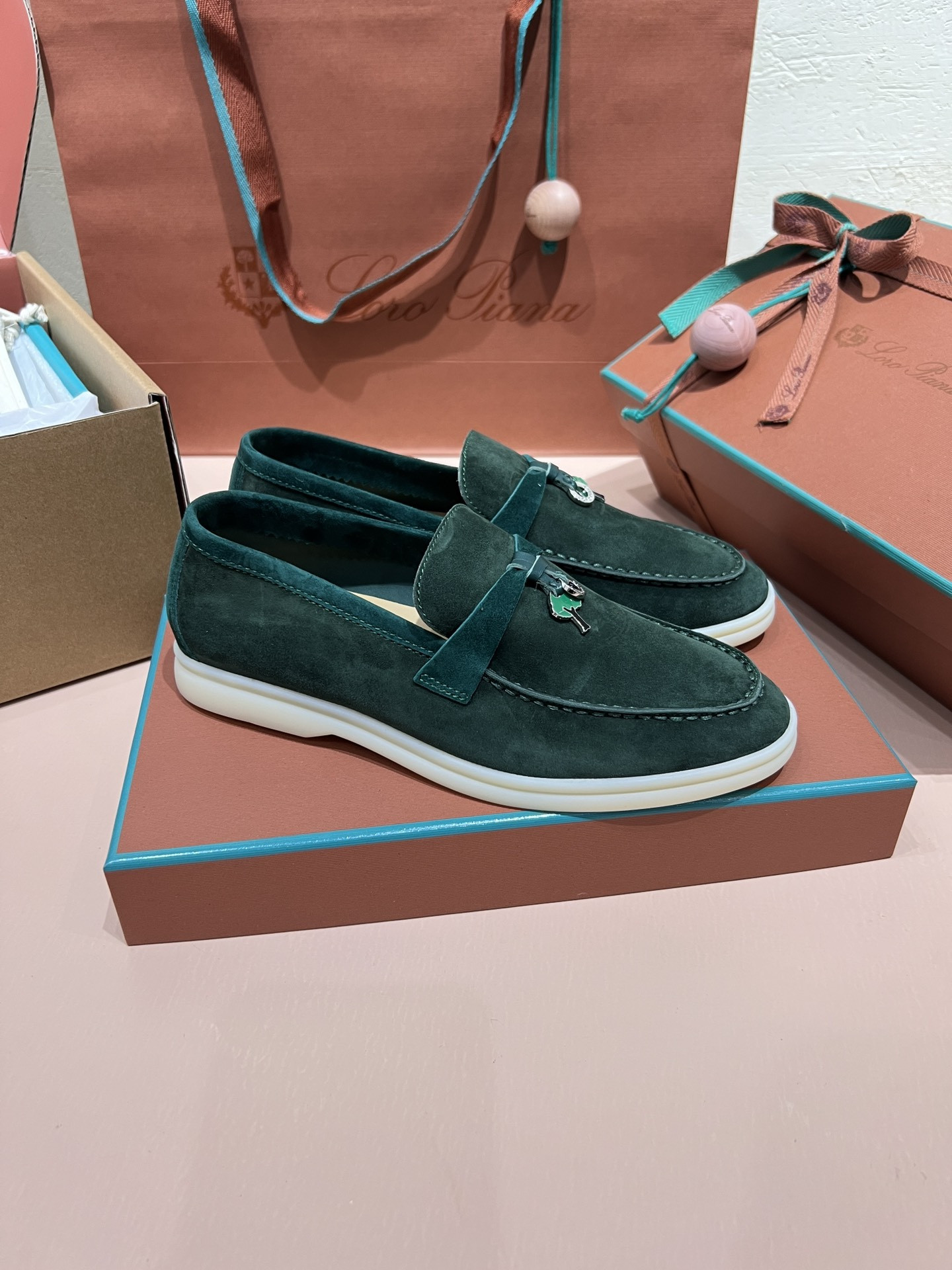 UA L**o p*ana Summer Charms Walk Loafers