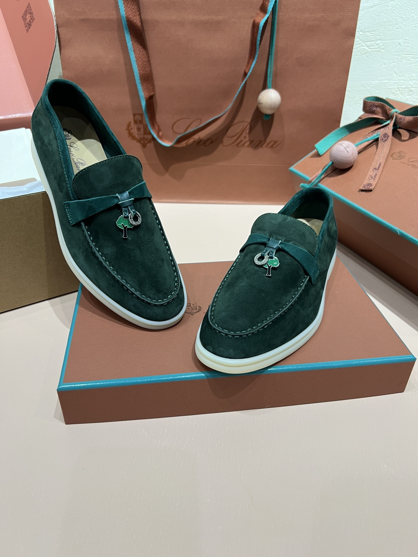 UA L**o p*ana Summer Charms Walk Loafers