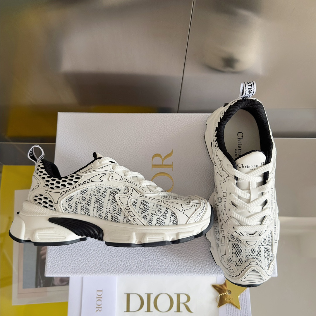 UA D*0r Vibe Sneaker