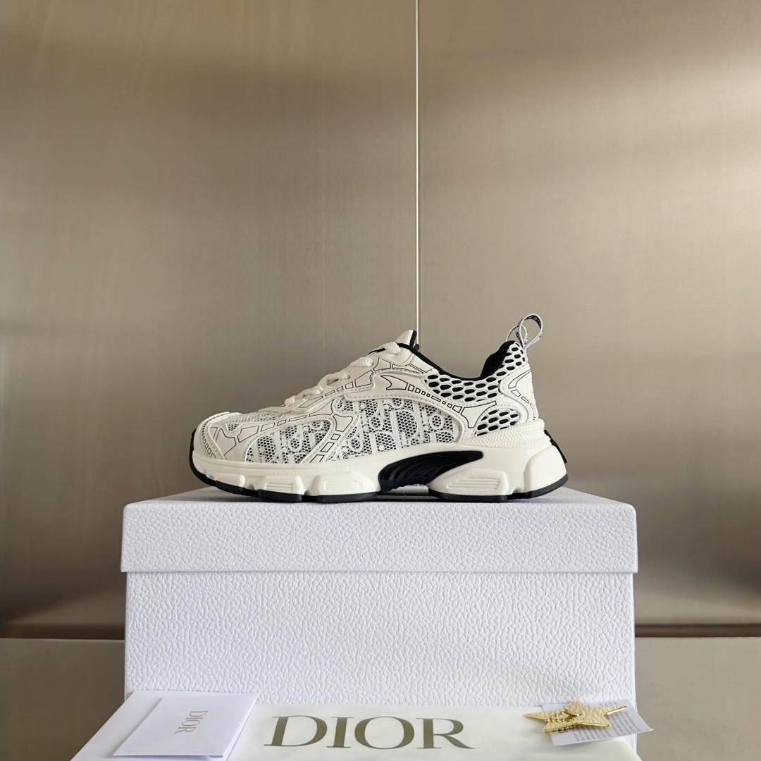UA D*0r Vibe Sneaker