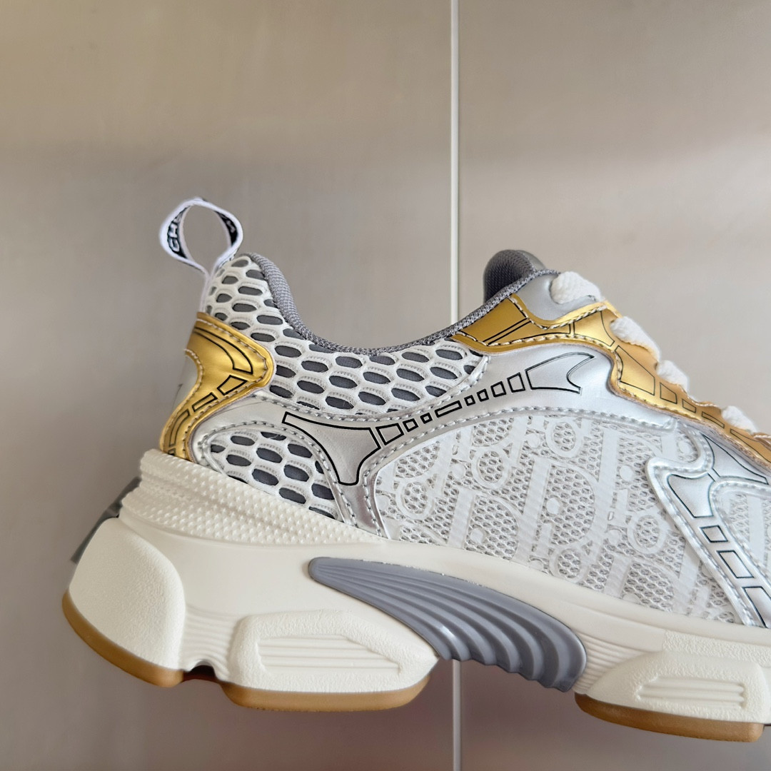 UA D*0r Vibe Sneaker