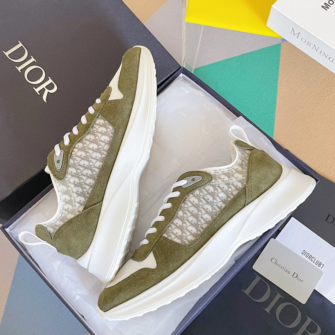 UA D*0r B25 Runner Sneaker
