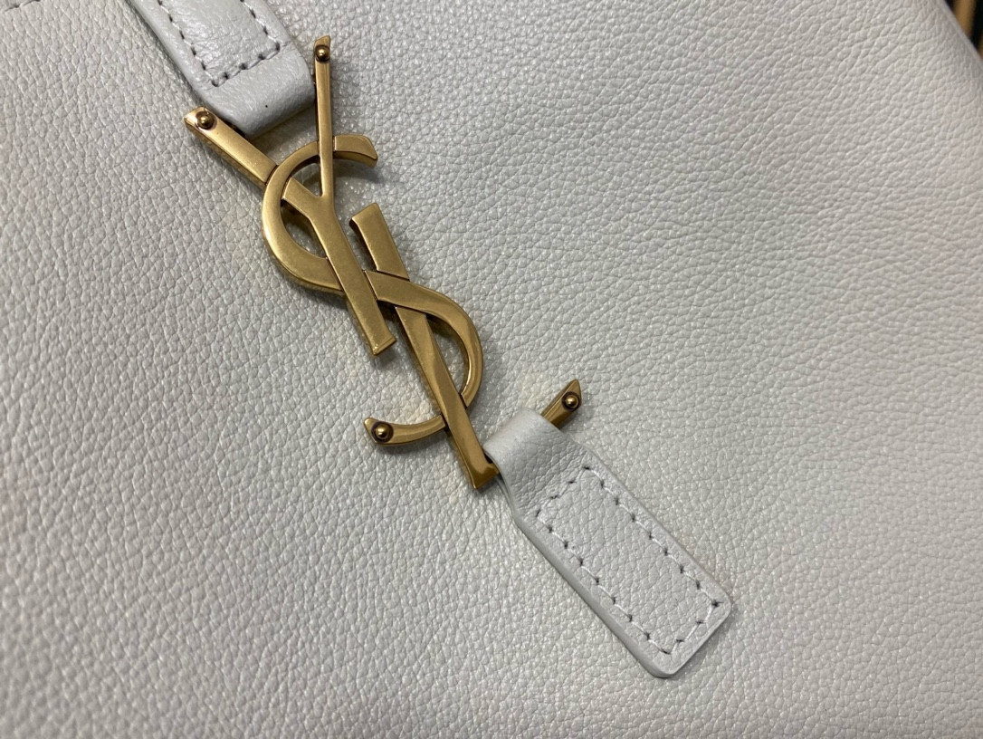 Y*L LE 5 À 7 23x22x8cm