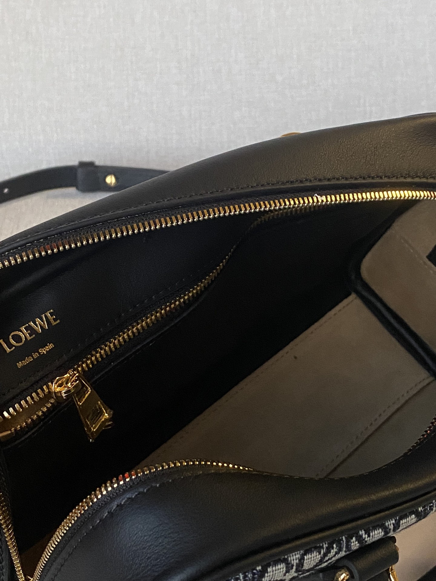 L0ew* Amazona 23x15x19cm