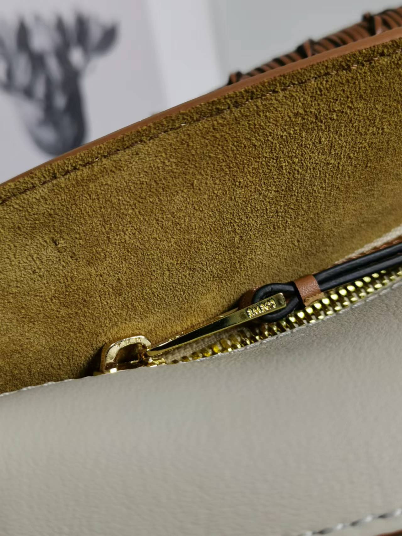 L0ew* Small Puzzle bag in classic calfskin 24x10.5x16.5cm