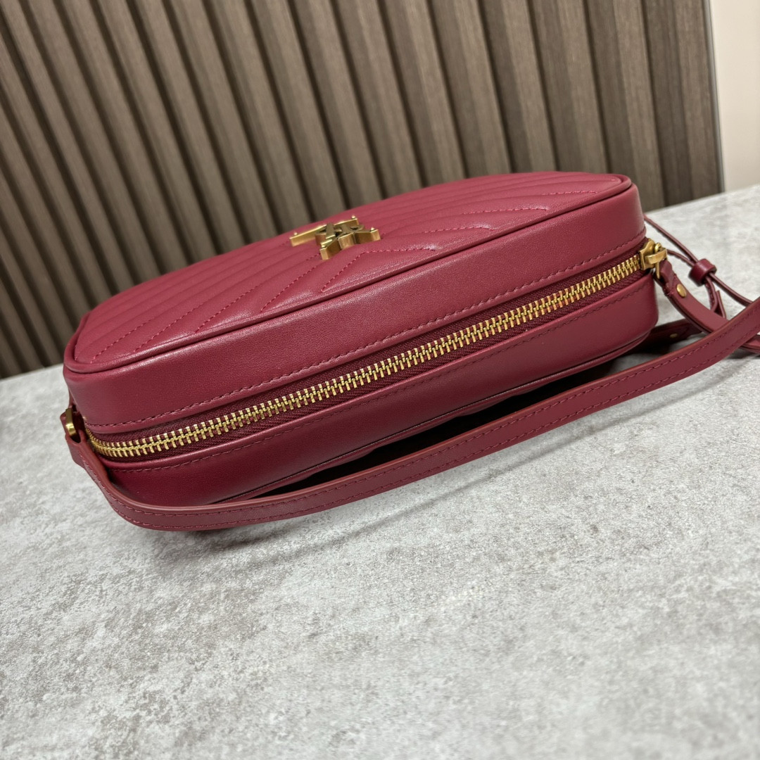 Y*L LOU camera bag in quilted leather 23x16x6cm