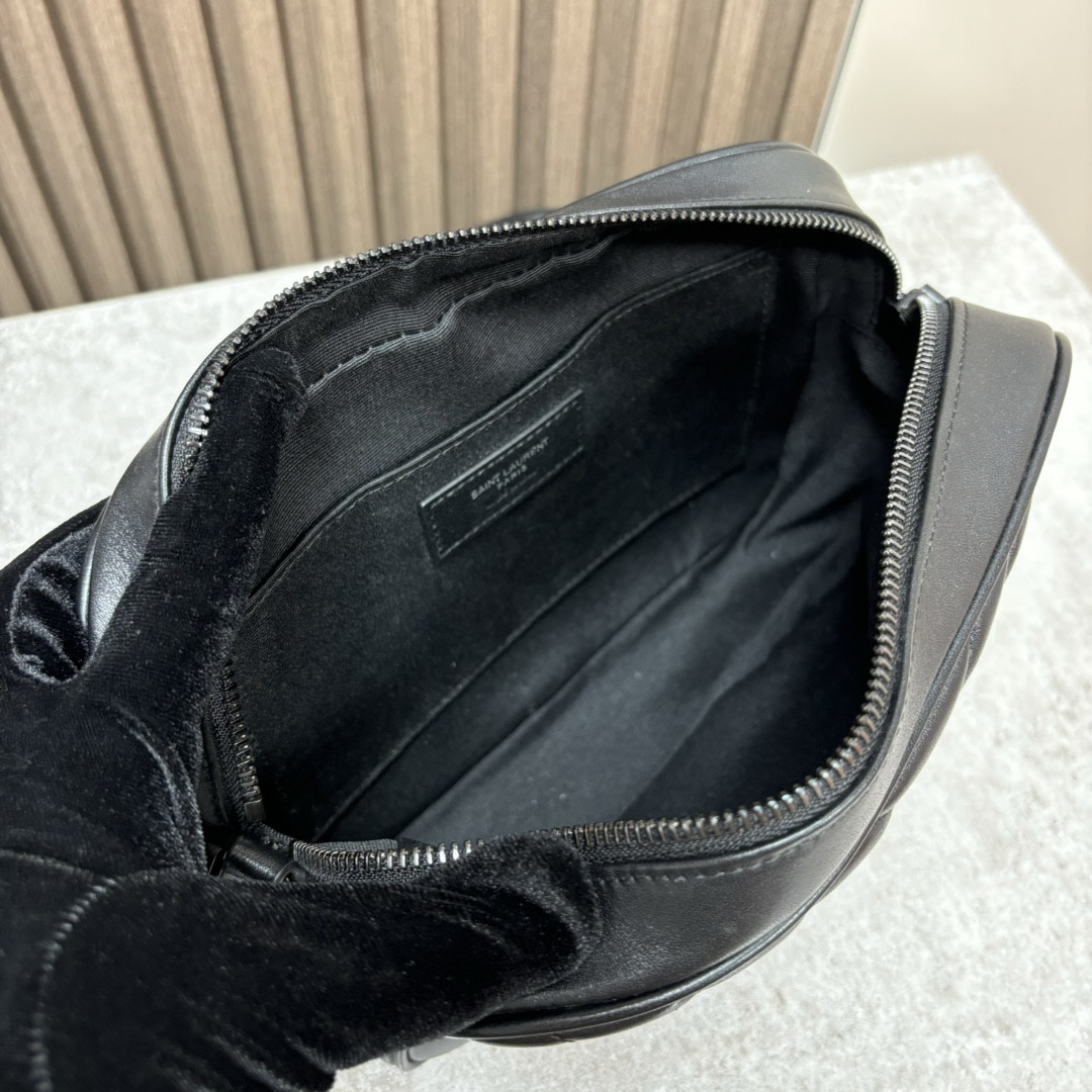 Y*L LOU camera bag in quilted leather 23x16x6cm