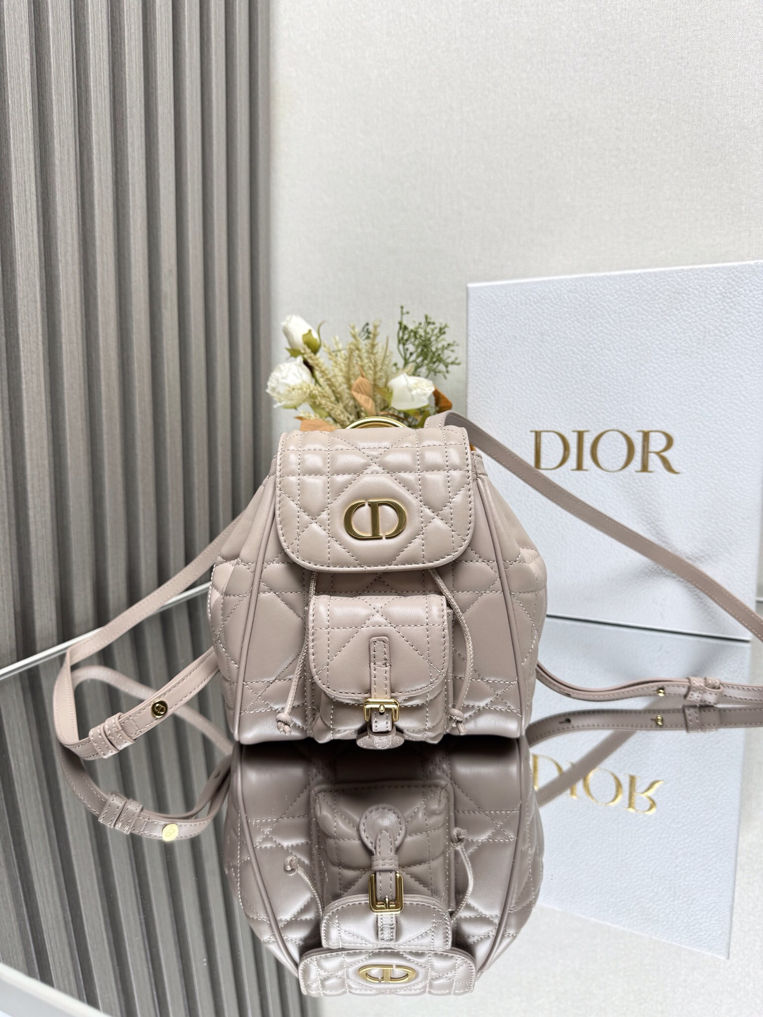 D*0r Caro Backpack Small 19.5 x 18.5 x 8.5 cm