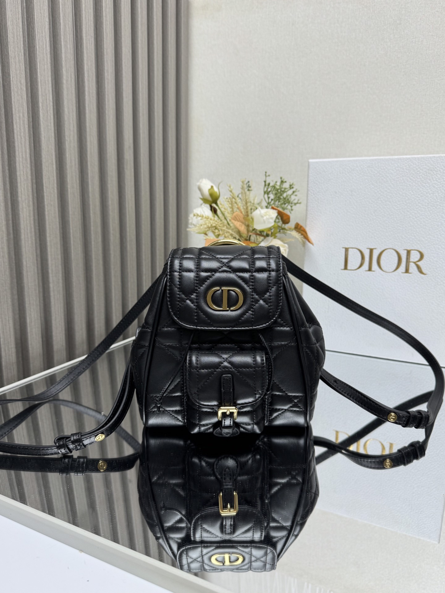 D*0r Caro Backpack Small 19.5 x 18.5 x 8.5 cm