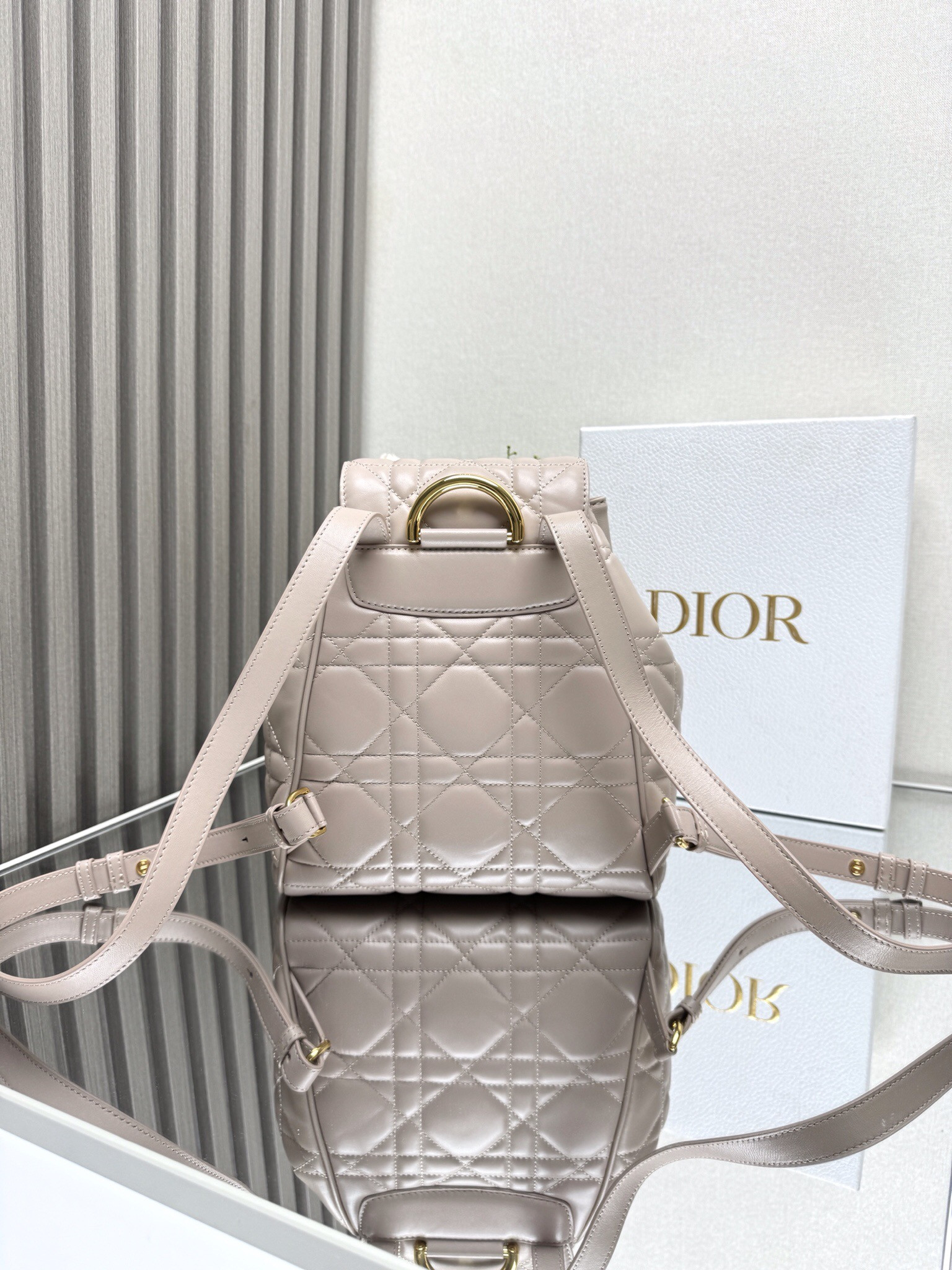 D*0r Caro Backpack Medium 23 x 26.7 x 12.5 cm