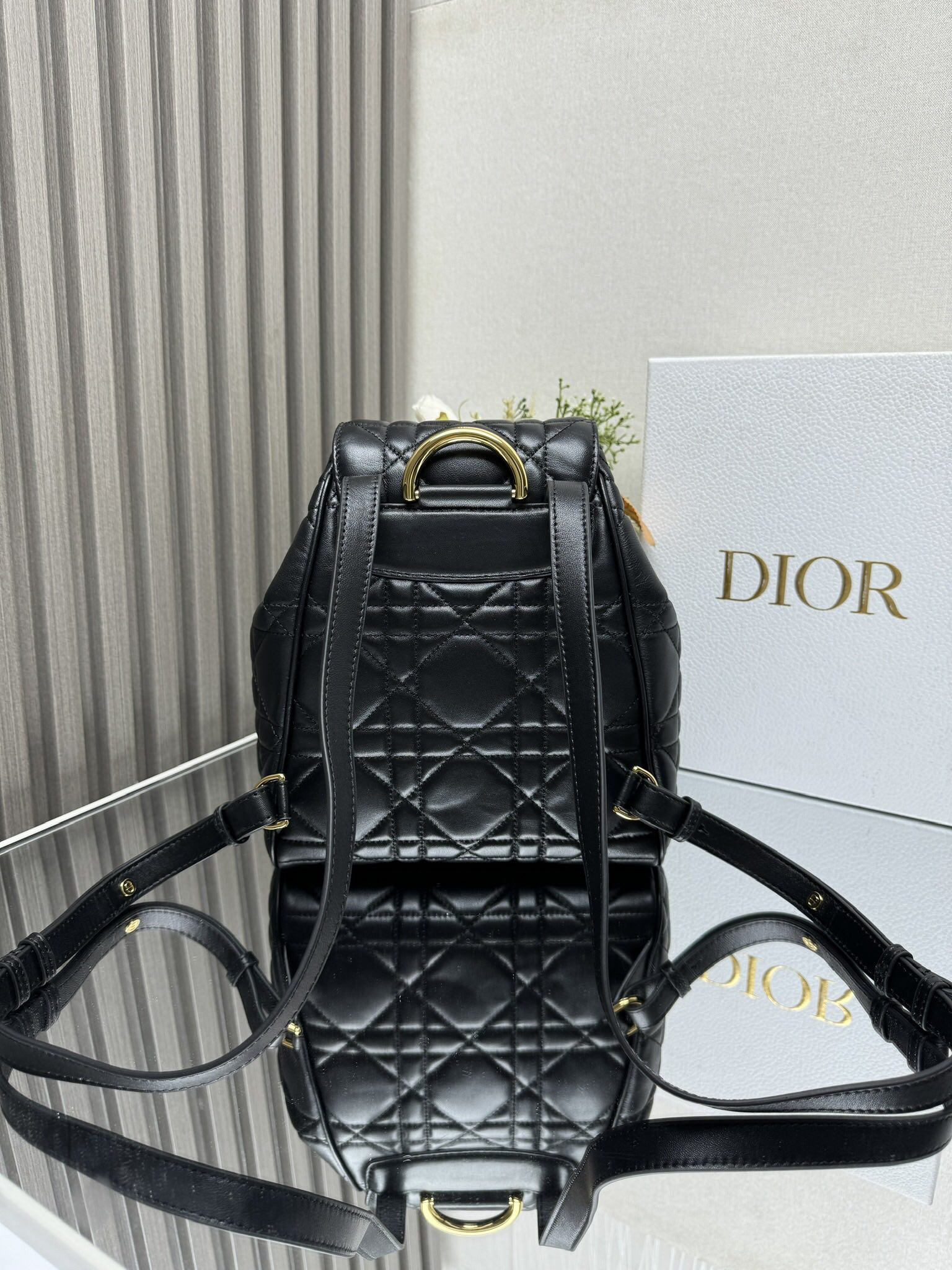 D*0r Caro Backpack Medium 23 x 26.7 x 12.5 cm