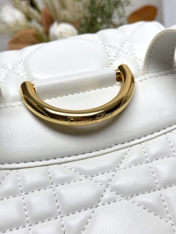 D*0r Caro Backpack Medium 23 x 26.7 x 12.5 cm