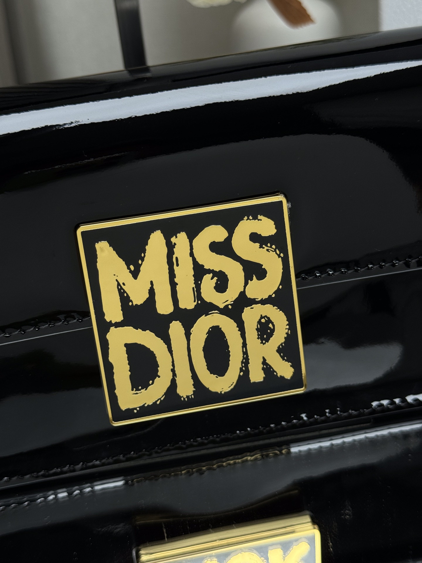 D*0r Miss D*0r flap bag 22 x 11 x 6 cm(Patent Calfskin)