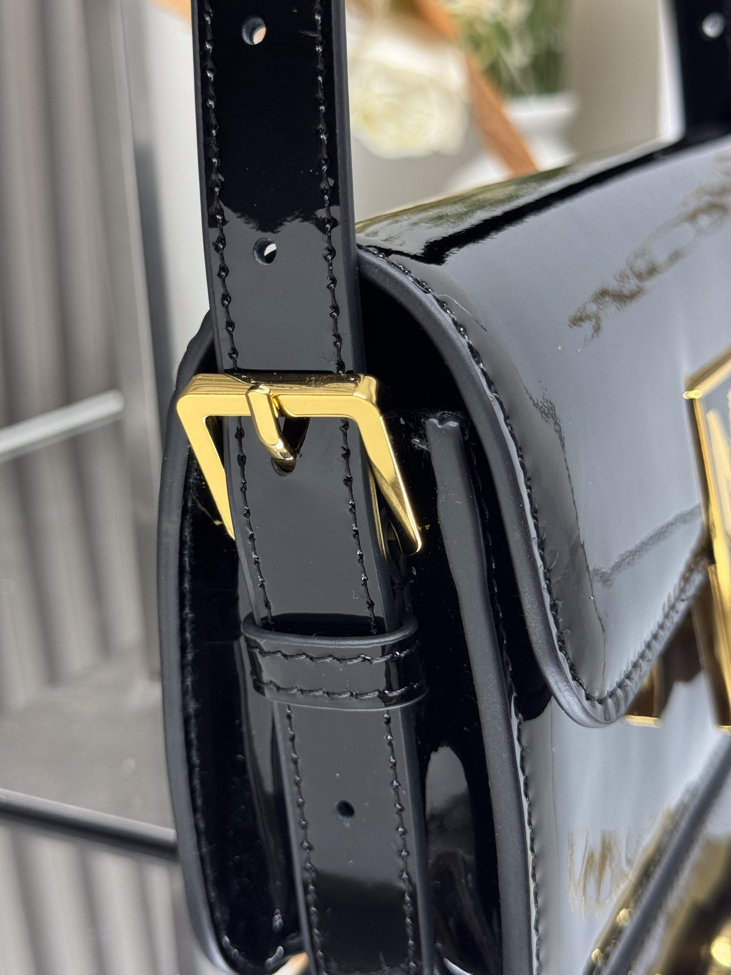 D*0r Miss D*0r flap bag 22 x 11 x 6 cm(Patent Calfskin)