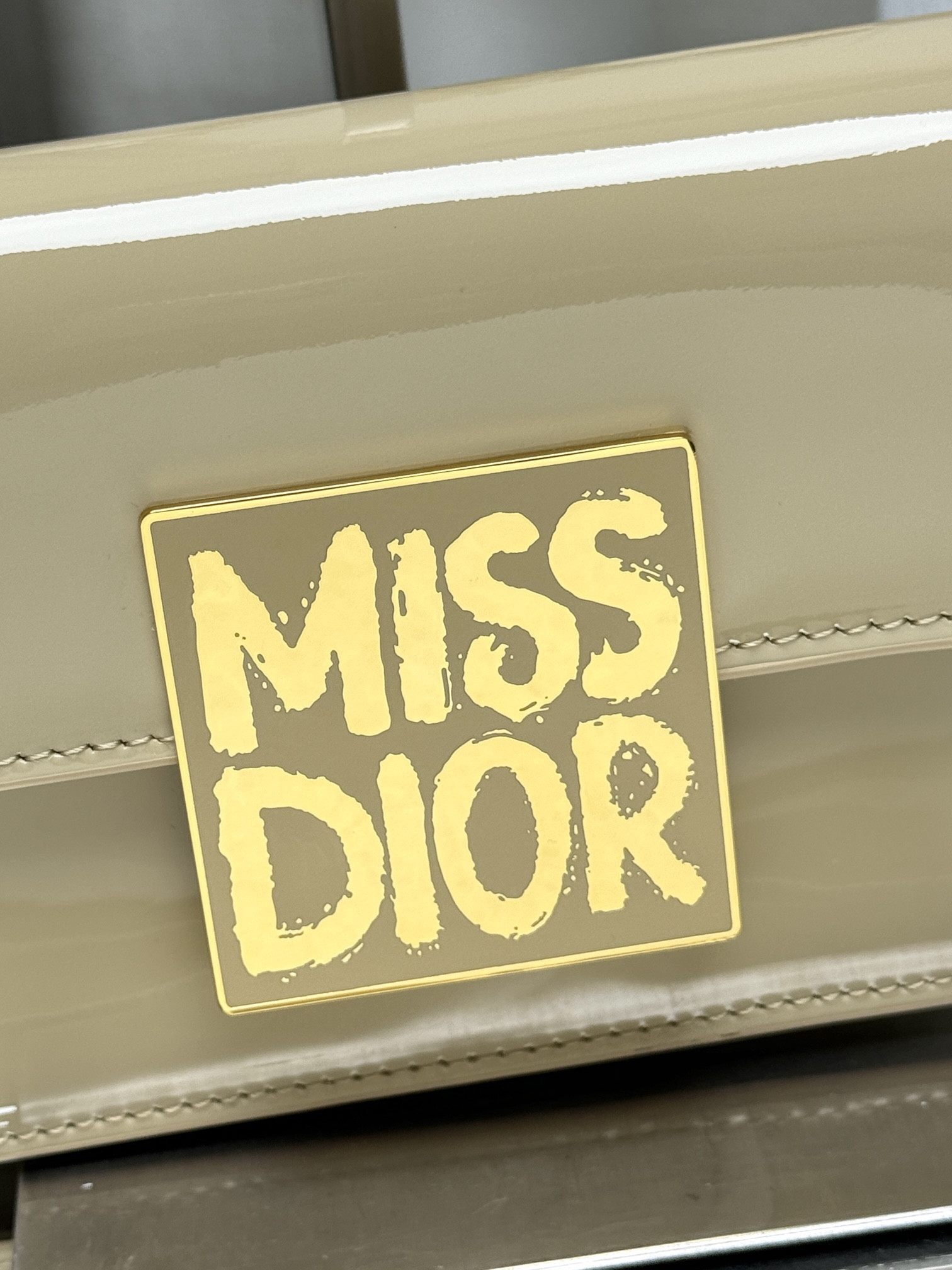D*0r Miss D*0r flap bag 22 x 11 x 6 cm(Patent Calfskin)