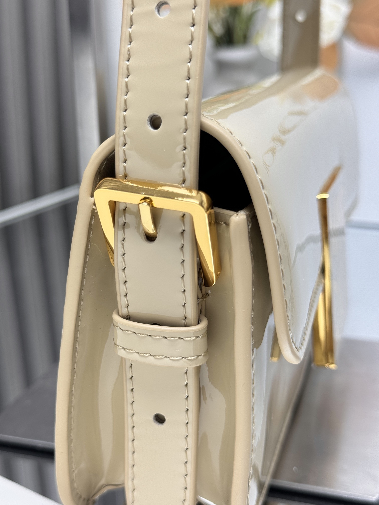 D*0r Miss D*0r flap bag 22 x 11 x 6 cm(Patent Calfskin)