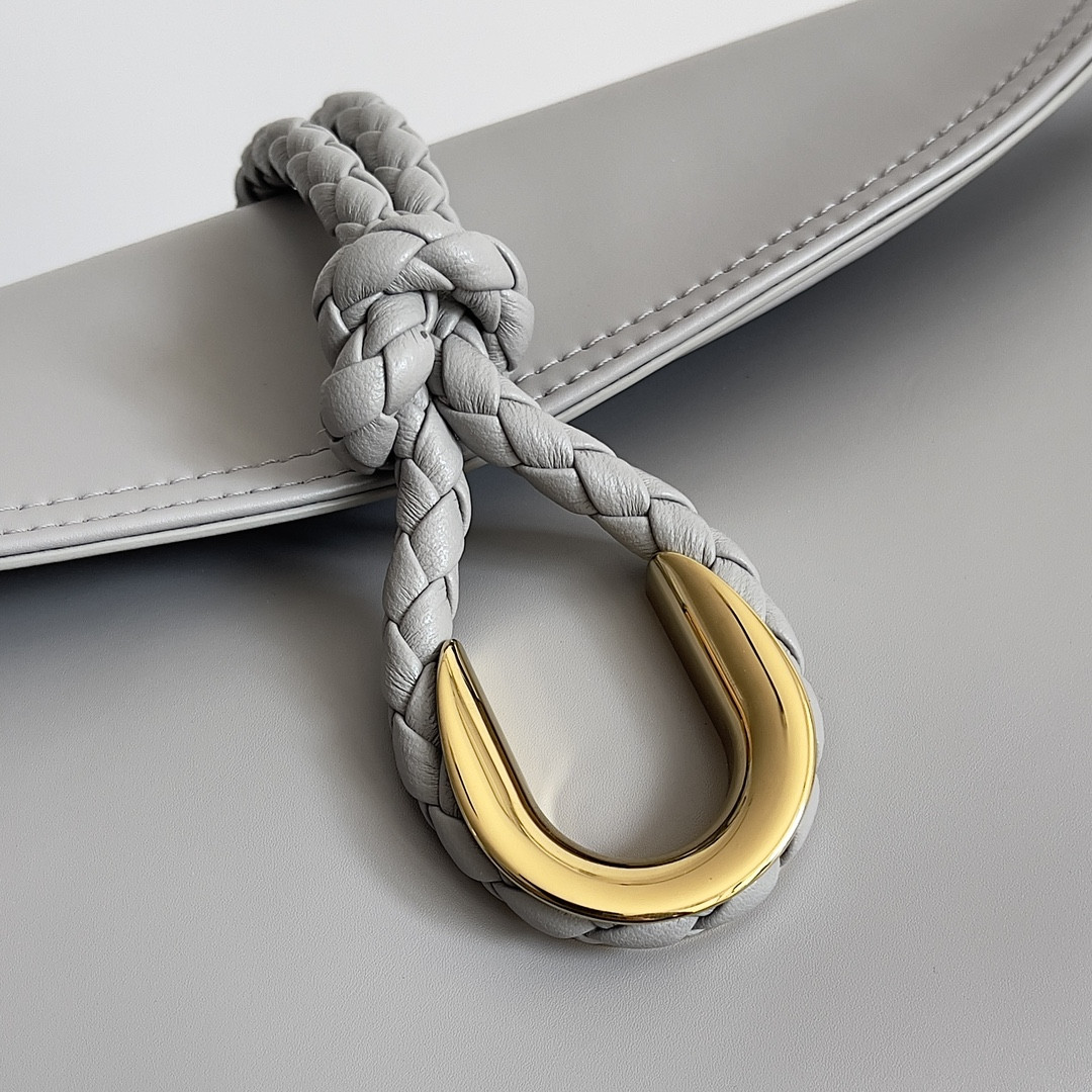 Bo*te*ga Ve*ne*ta Liberta 23 x 35 x 6cm