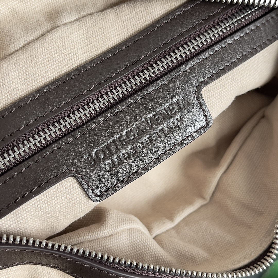 Bo*te*ga Ve*ne*ta Medium Arco Camera Bag  19x27x9cm