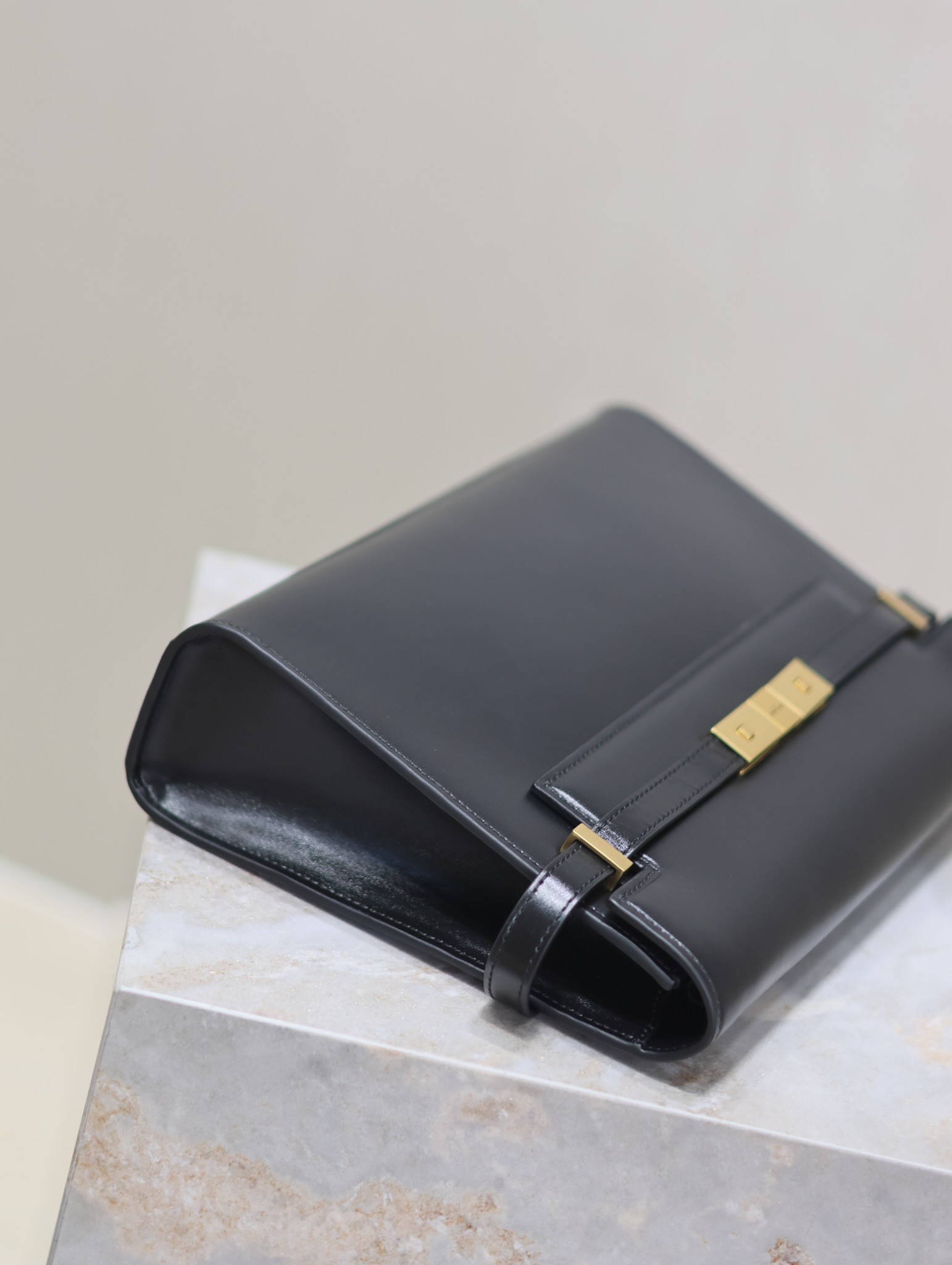 Y*L MEDIUM MANHATTAN in BOX Sa**t Lau*nt 29x20x7.5cm