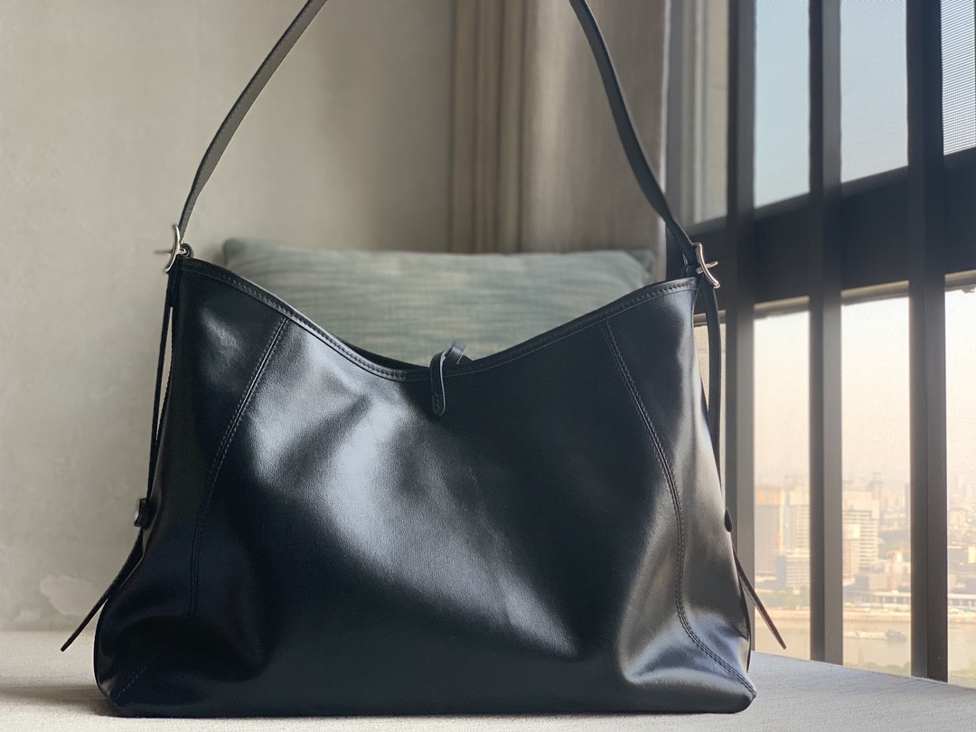 LV CarryAll Dark M13105 39x30x15cm