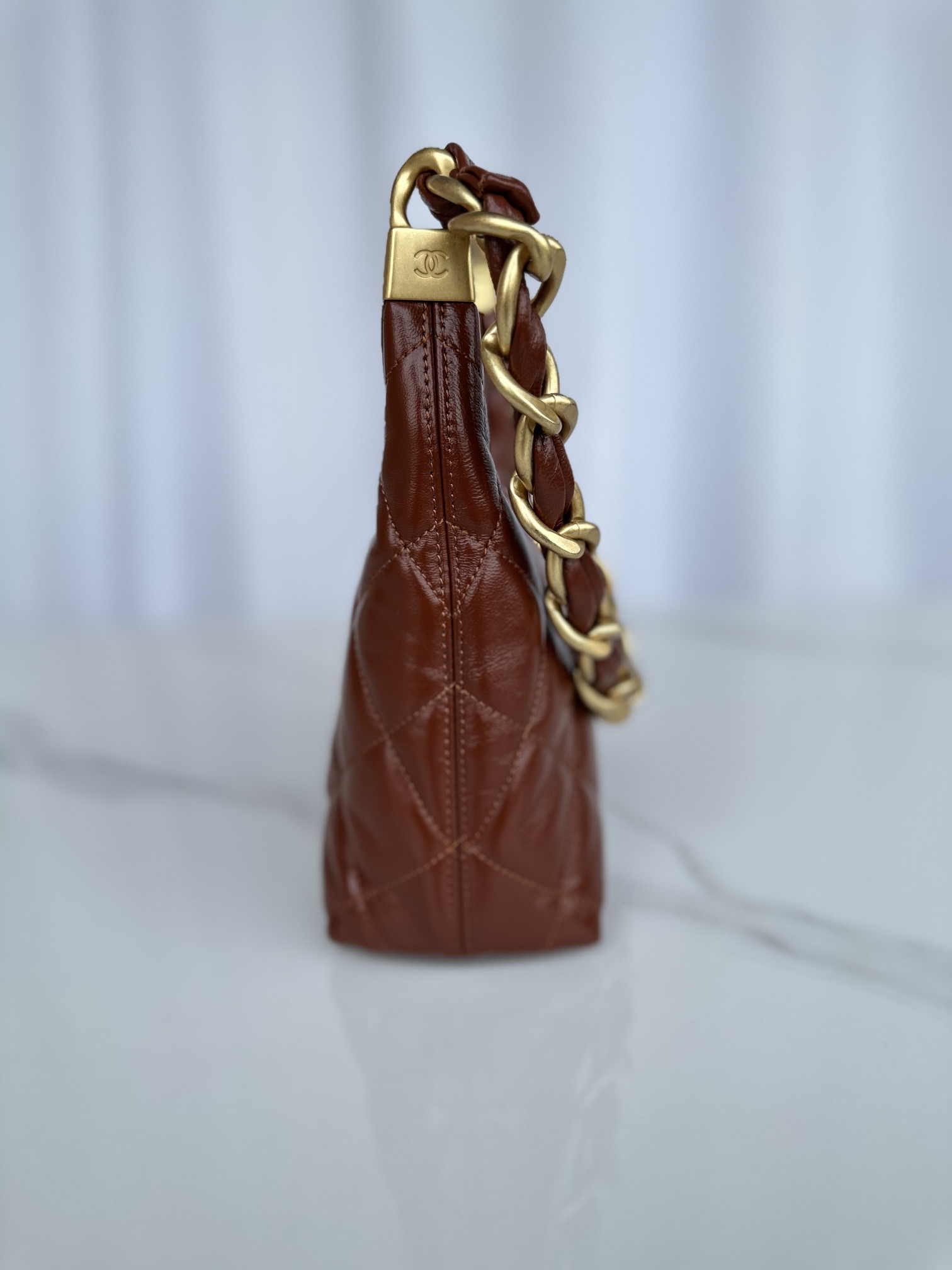 Ch*el Hobo Handbag 22×22×9cm