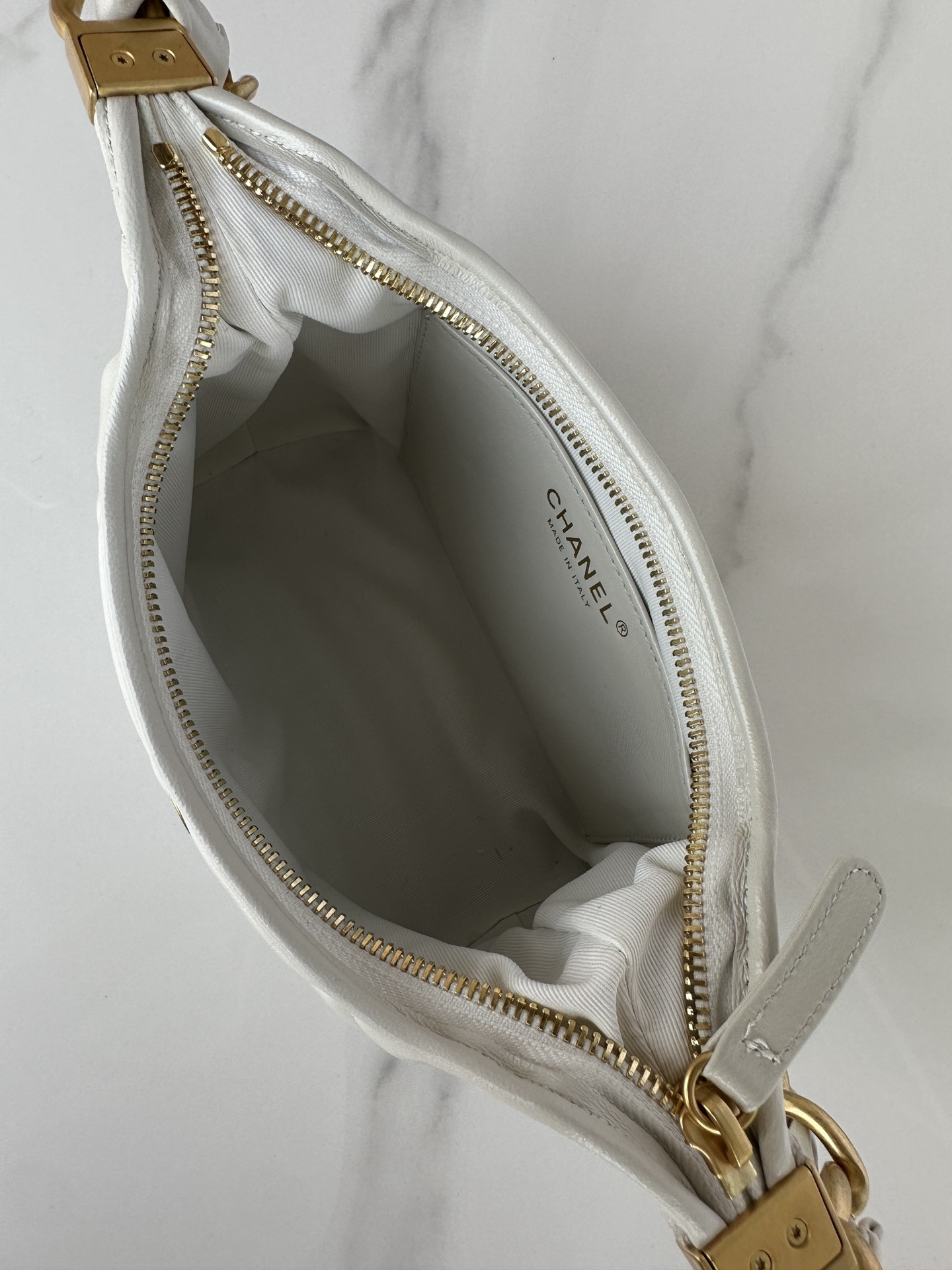 Ch*el Hobo Handbag 22×22×9cm