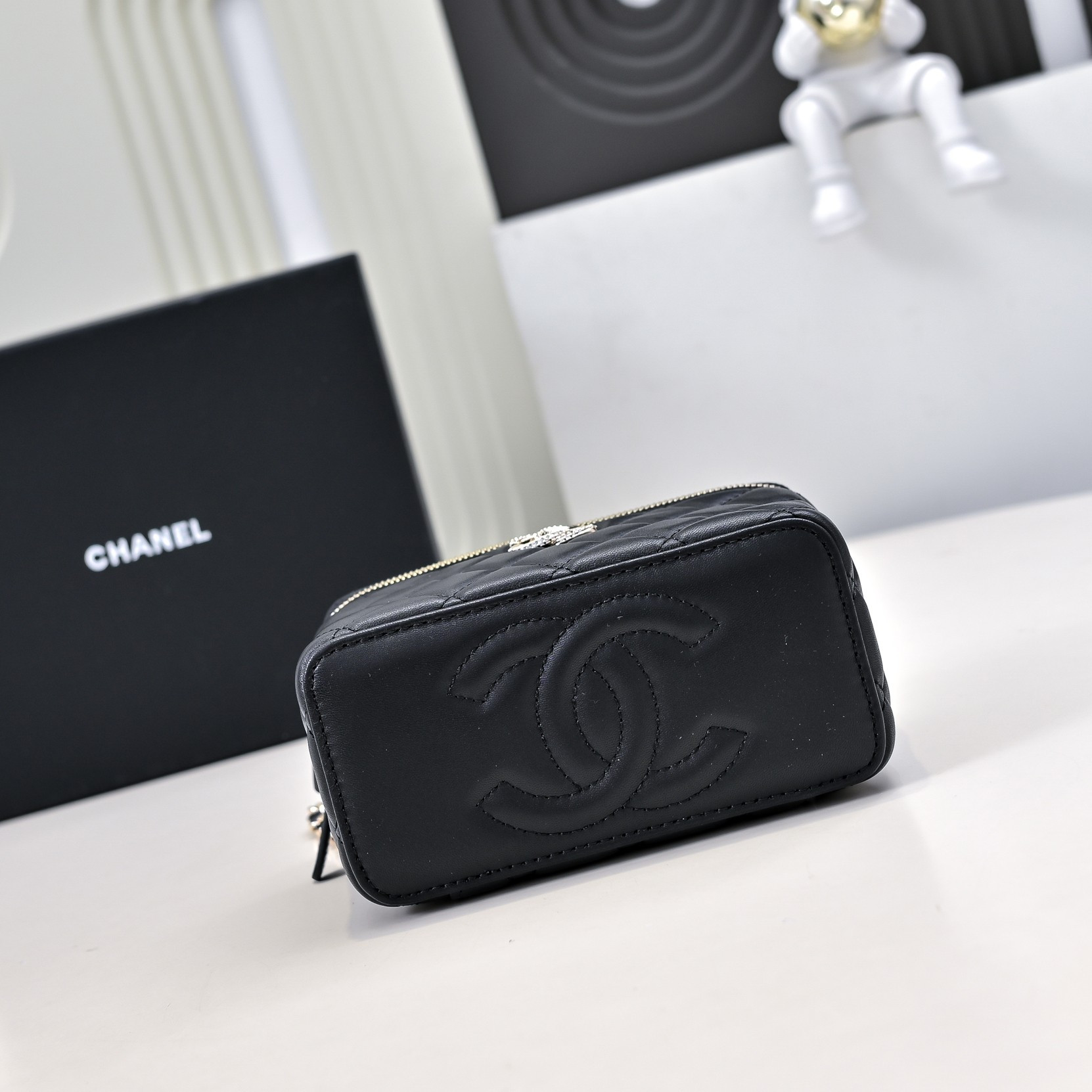 Ch*el Clutch With Chain 17cm