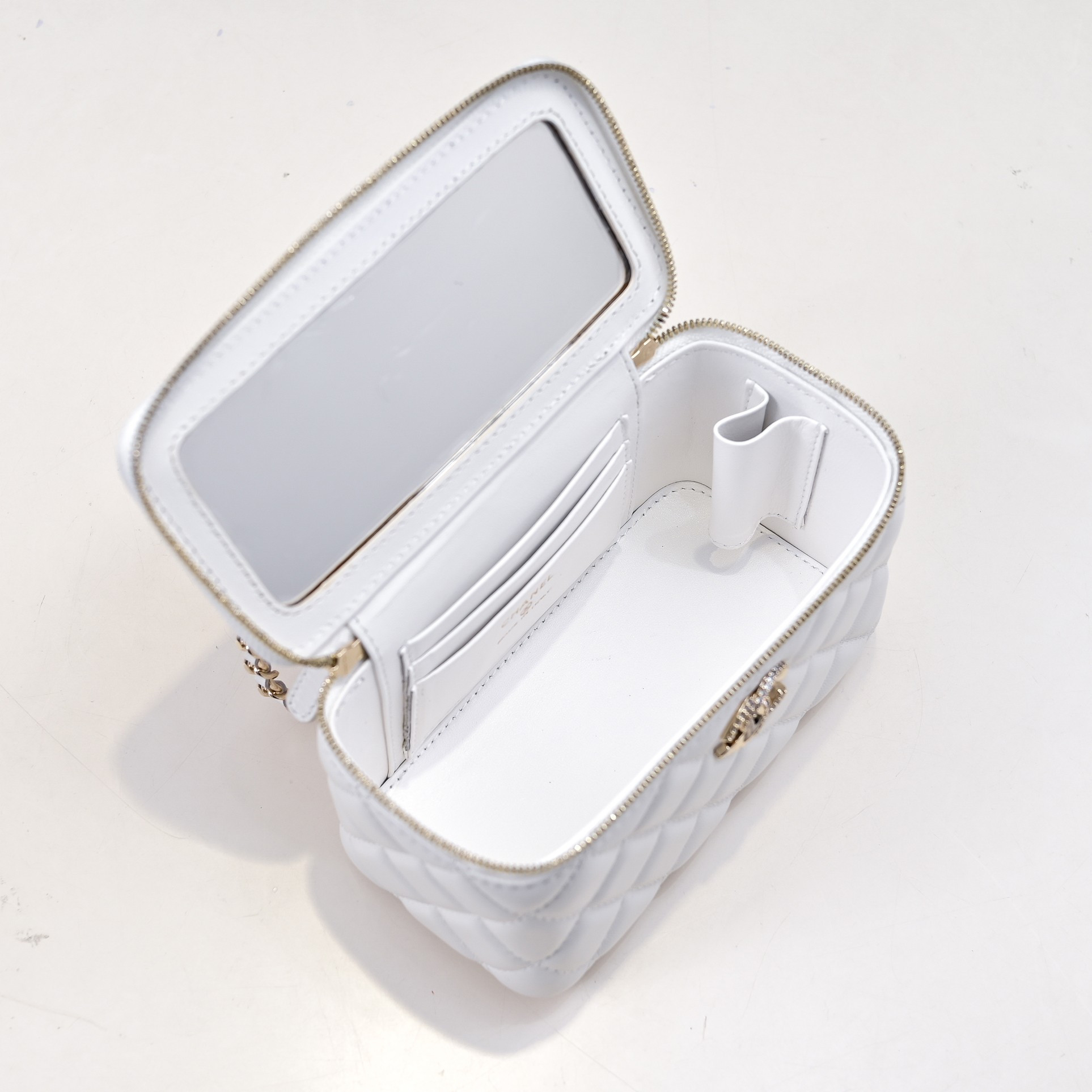 Ch*el Clutch With Chain 17cm