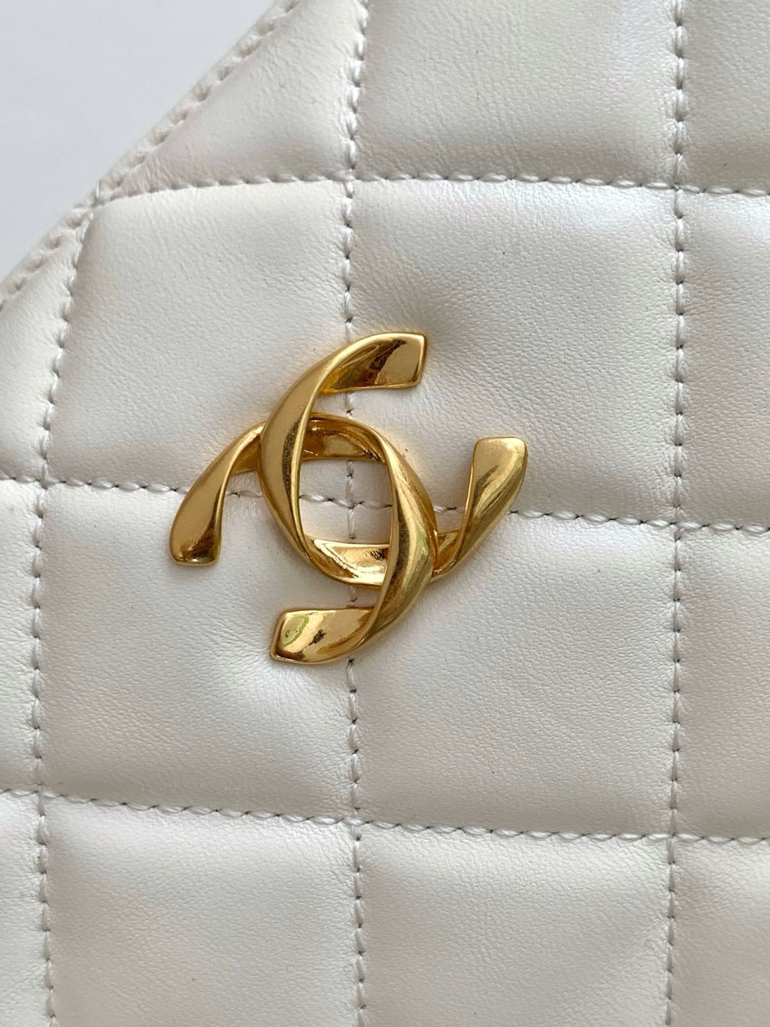 Ch*el Bowling Bag 15x25x11cm