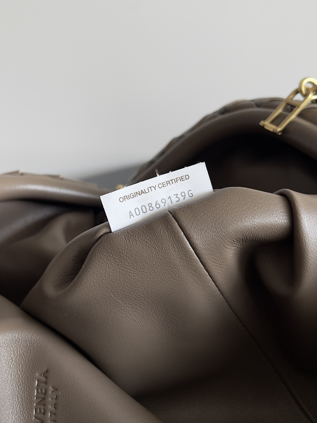 Bo*te*ga Ve*ne*ta LAUREN CLUTCH Andiamo Parachute 31x16.5x11cm