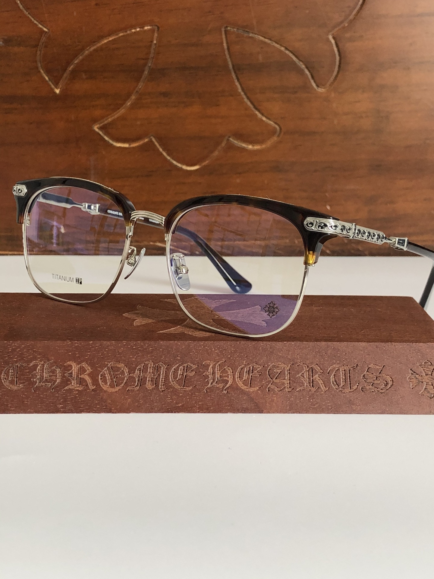 Ch**me He**ts Glasses VERTICAL SMILE I 57-19-148