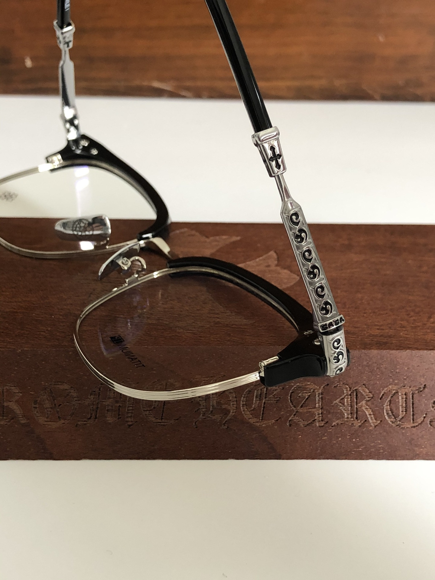 Ch**me He**ts Glasses VERTICAL SMILE I 57-19-148