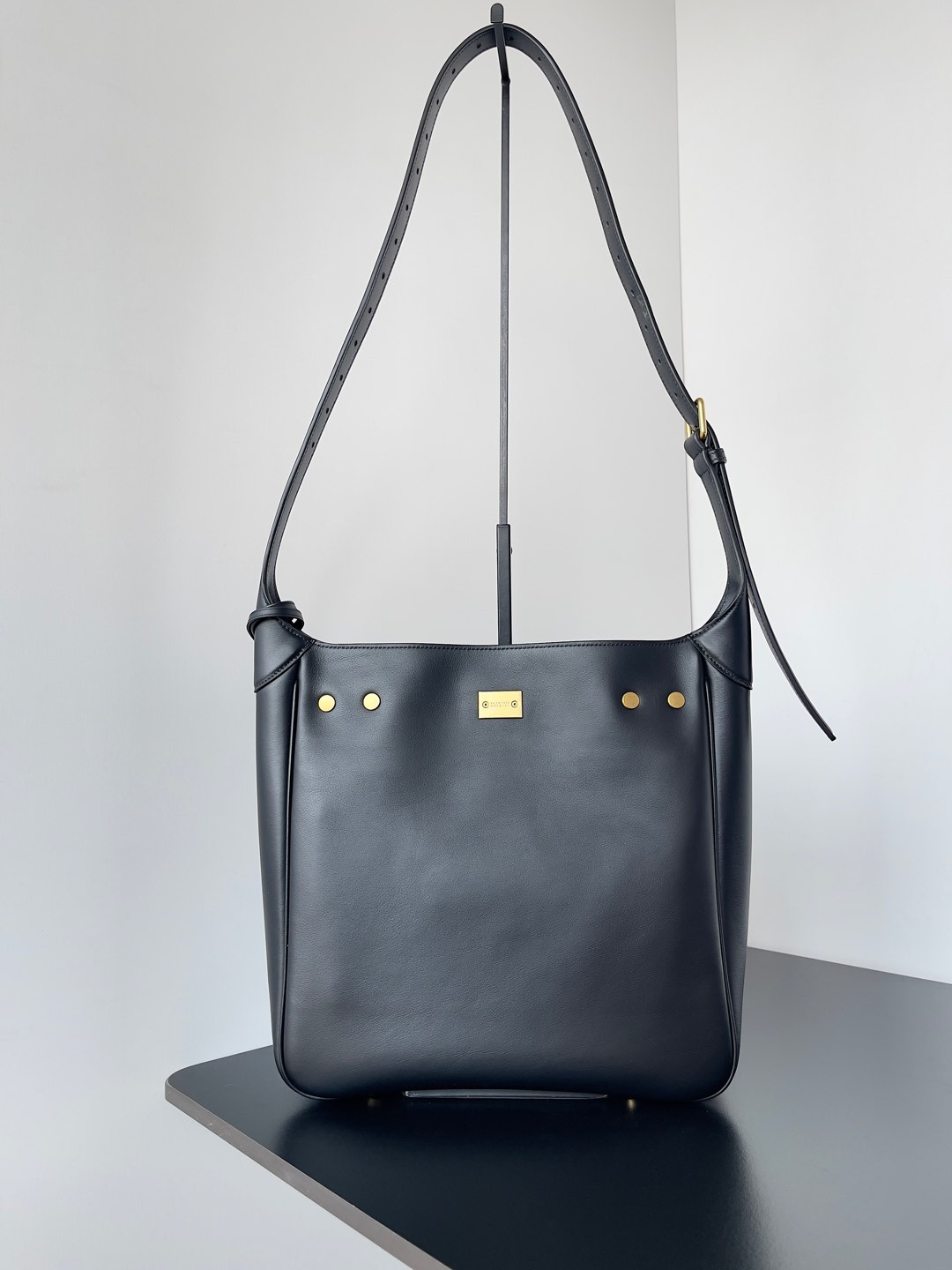 Ba*len*cia*ga Bel Air Hobo 26.9×25.9×9.9cm 811018m