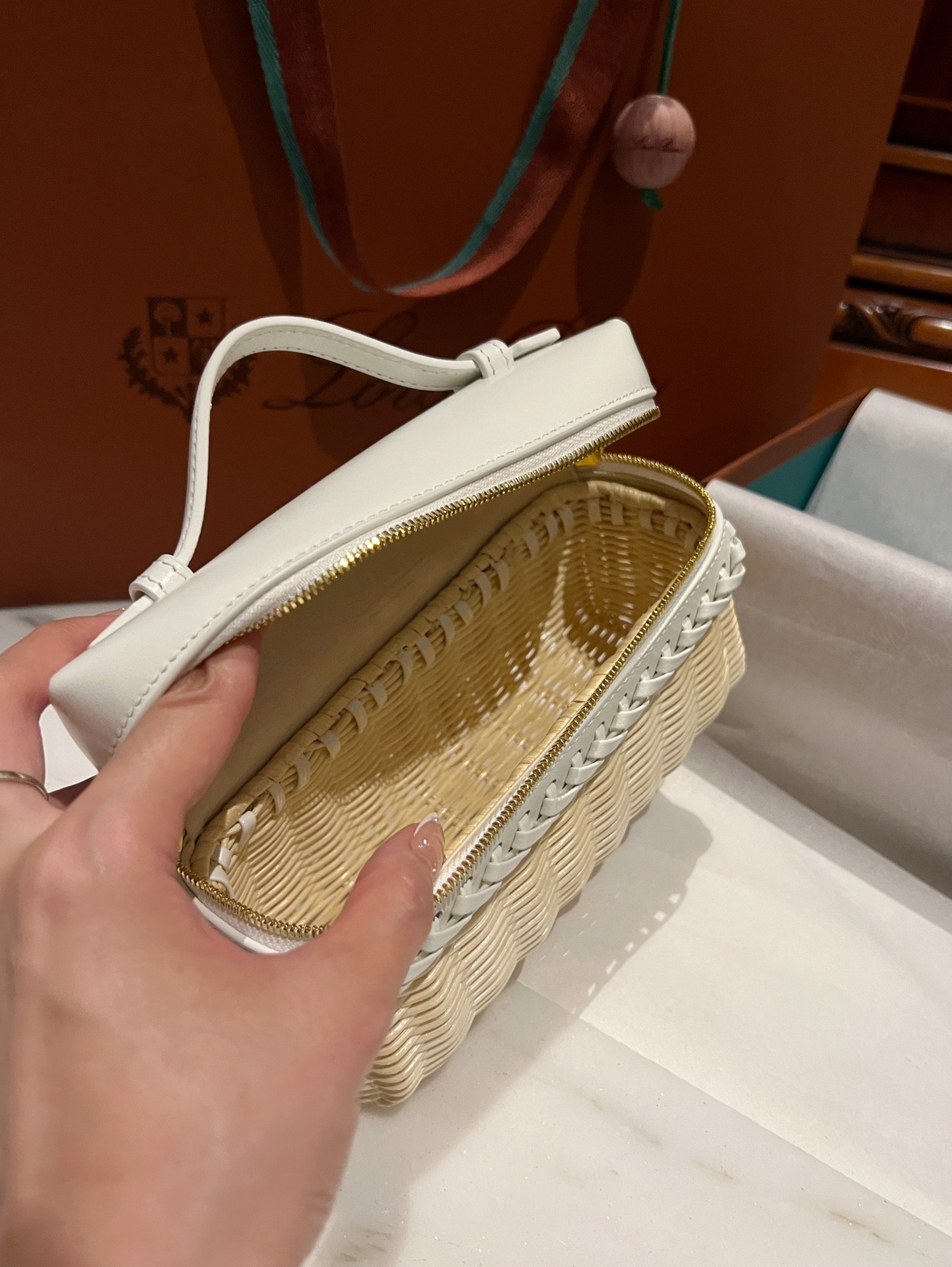 L**o p*ana Extra Pocket L19 Wicker Bag 19 x 11.5 x 7cm