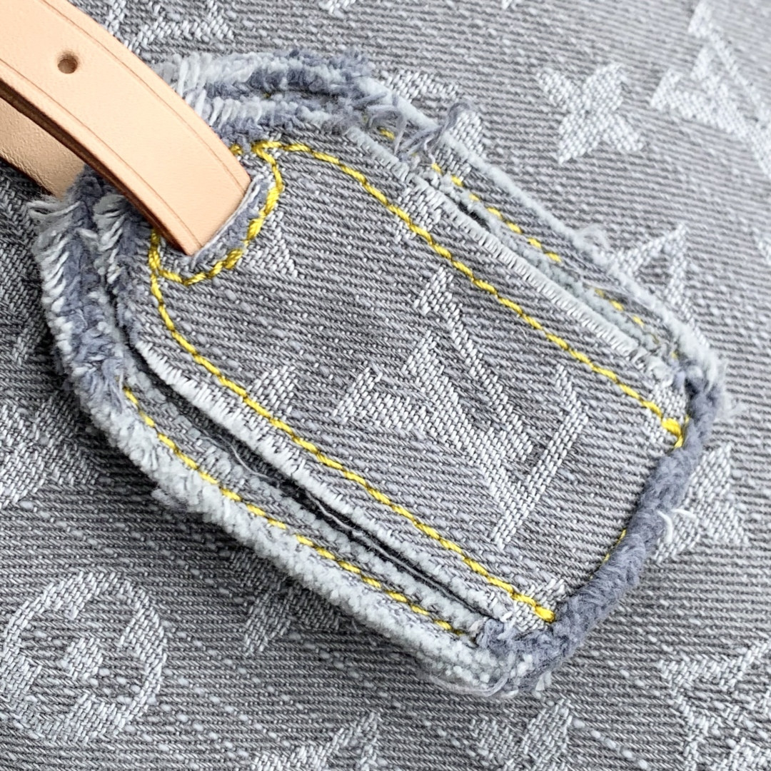 LV Carryall MM M13289 39 x 30 x 15 cm