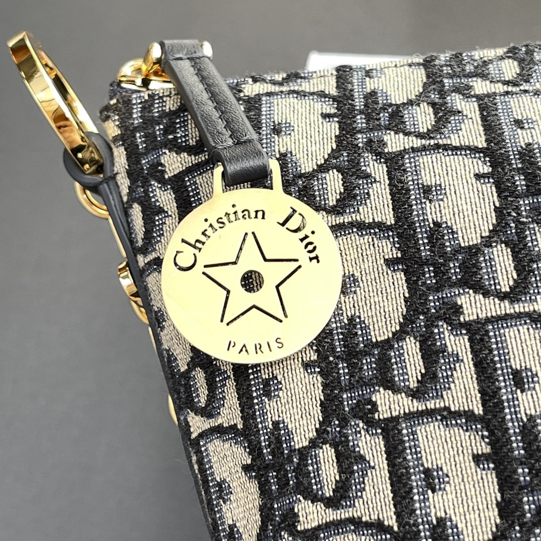 D*0r D*0rstar hobo bag 22 x 14.5 x 10 cm